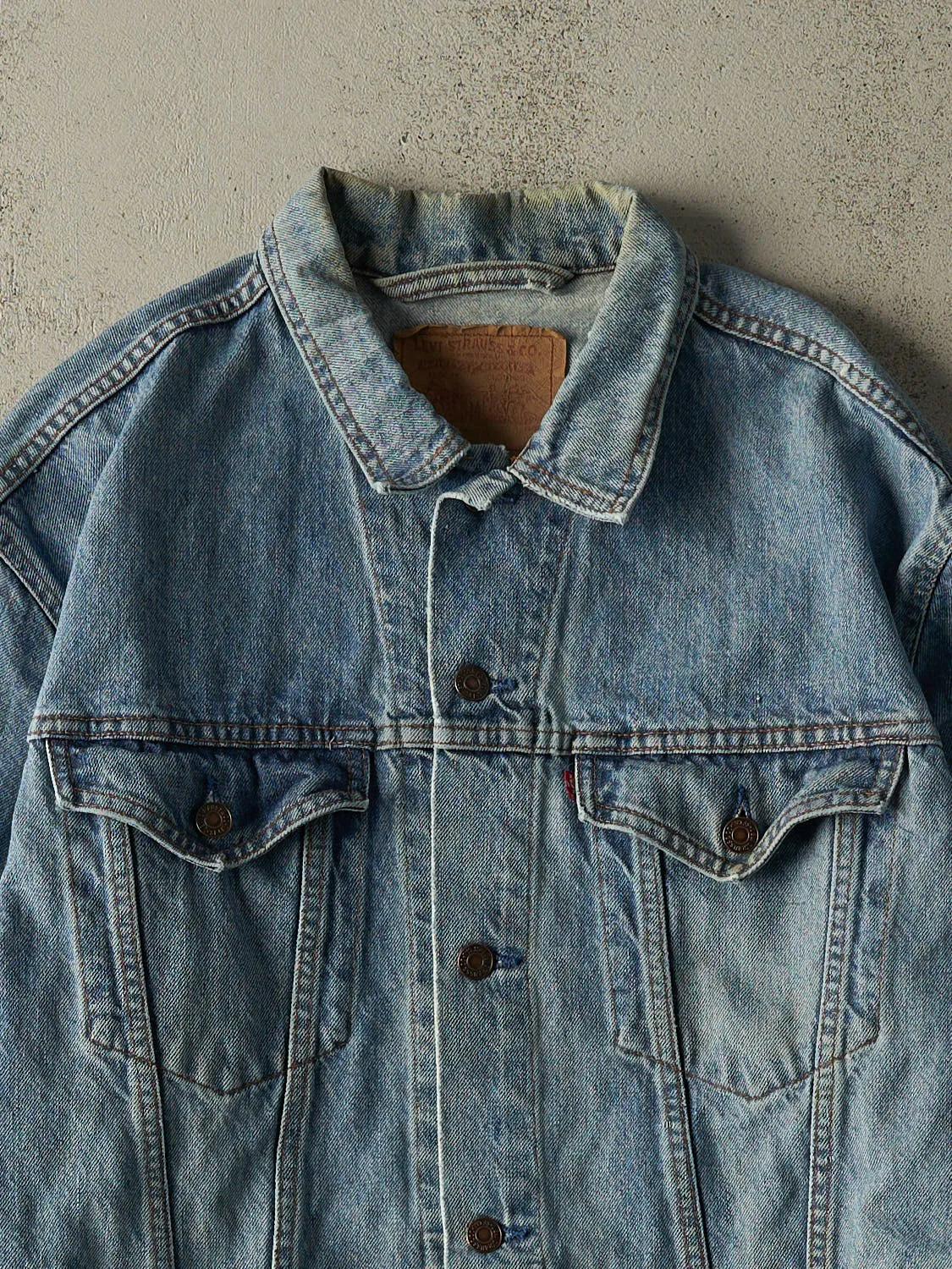 Vintage Y2K Light Wash Levi's Type 3 Denim Jacket (L/XL) sold by Rebalance Vintage product image thumbnail 2