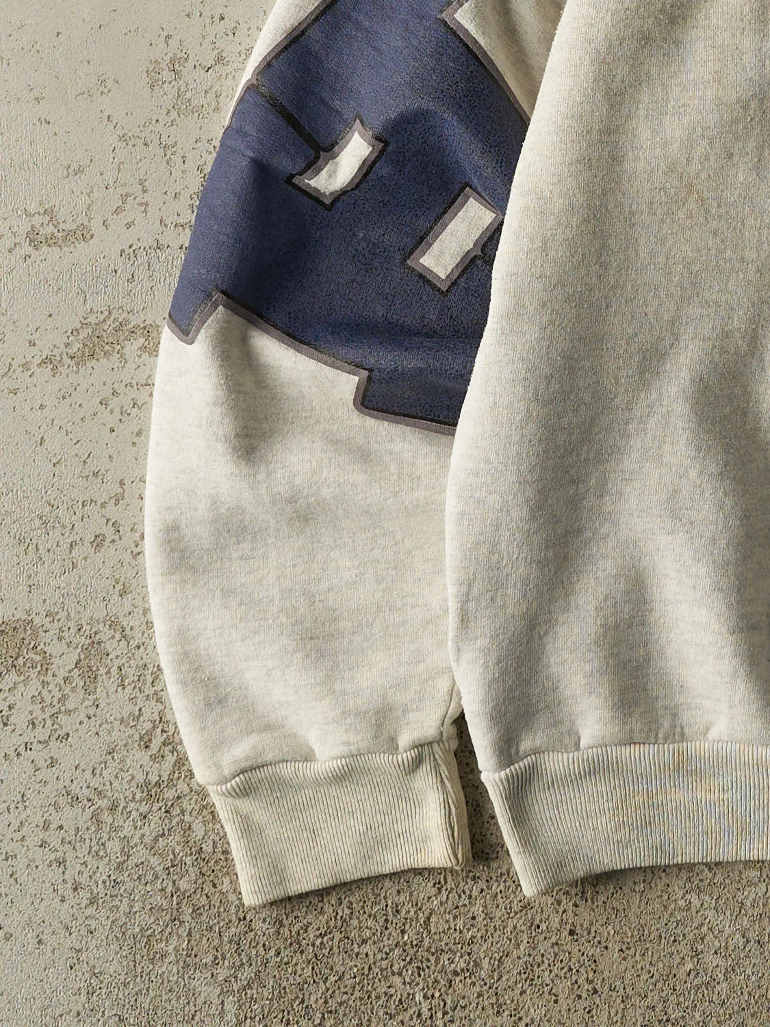 Vintage 90s Heather Grey Georgetown Hoyas Hoodie (M) sold by Rebalance Vintage product image thumbnail 4