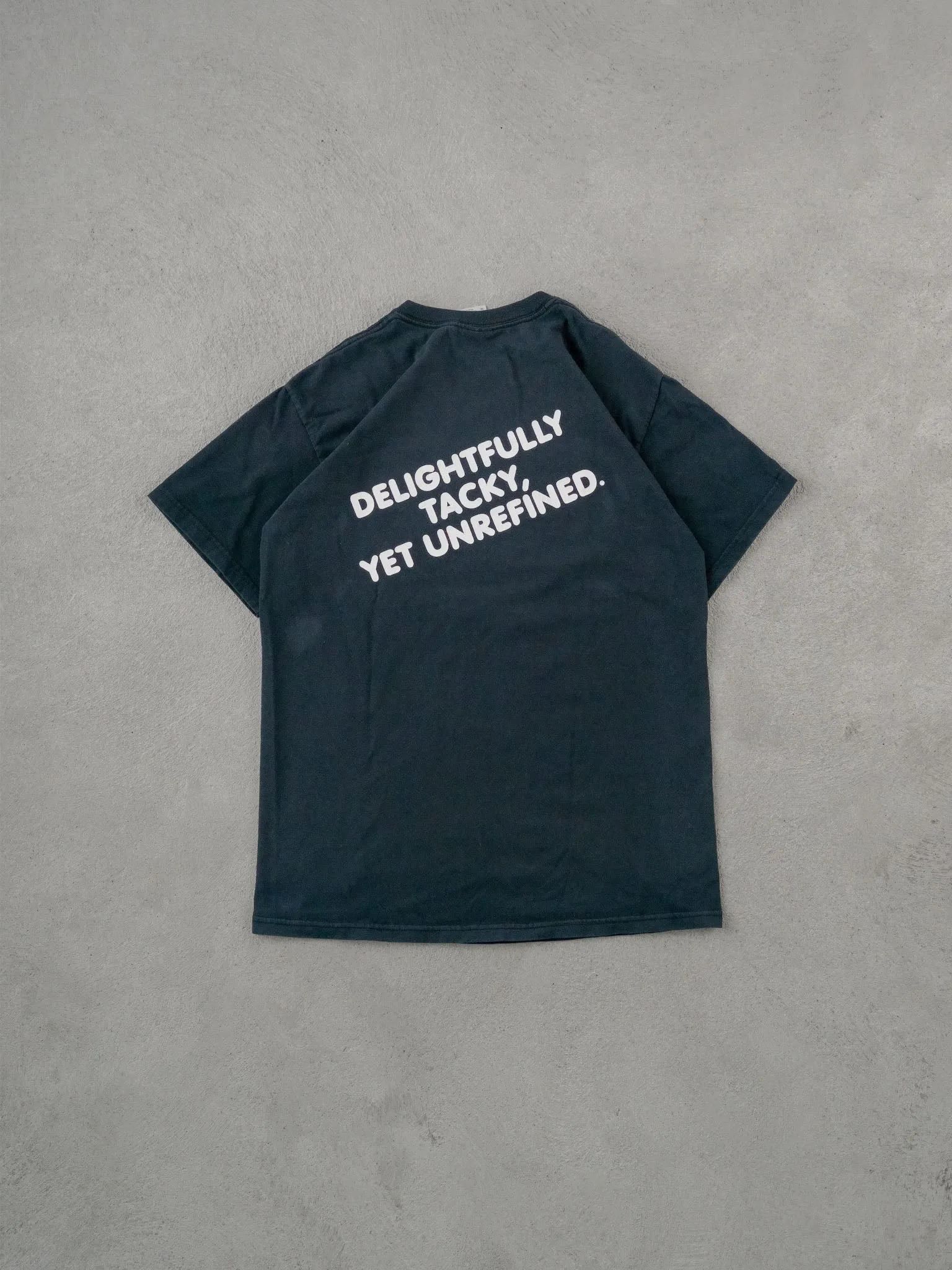 Vintage Y2k Black Hooters Bloomington Mn Tee (S/M) sold by Rebalance Vintage product image thumbnail 2