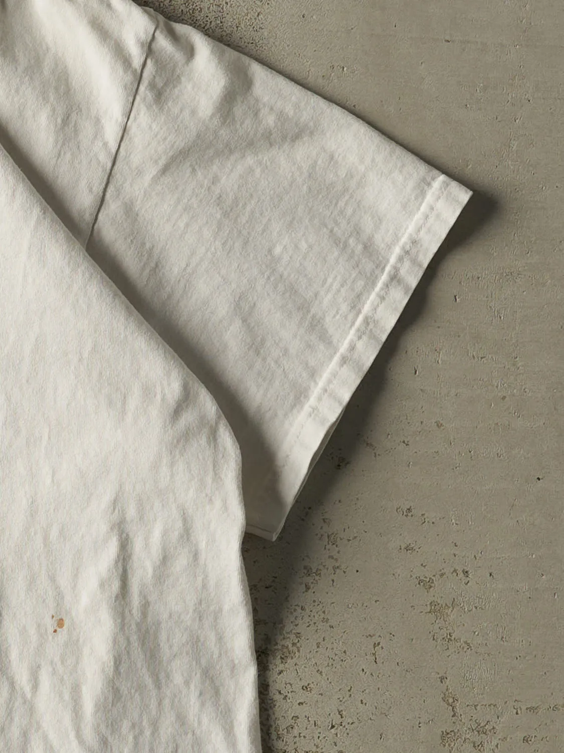 Vintage 90s White Hard Rock Cafe Maui Tee (L) sold by Rebalance Vintage product image thumbnail 4