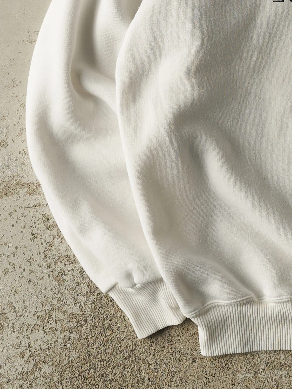 Vintage 90s White Hard Rock Cafe Singapore Crewneck (M/L) sold by Rebalance Vintage product image thumbnail 3