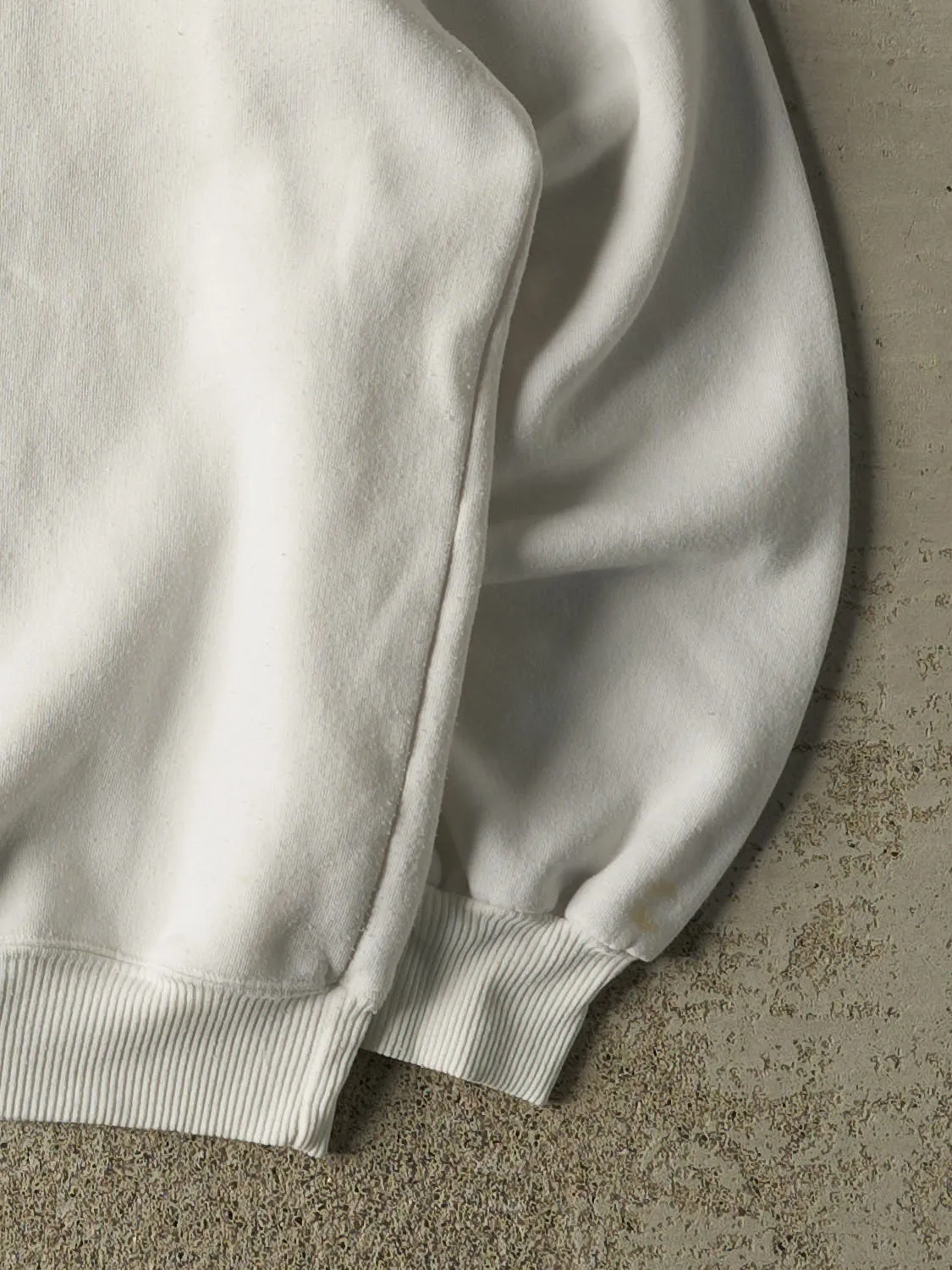 Vintage 90s White Hard Rock Cafe Singapore Crewneck (M/L) sold by Rebalance Vintage product image thumbnail 4