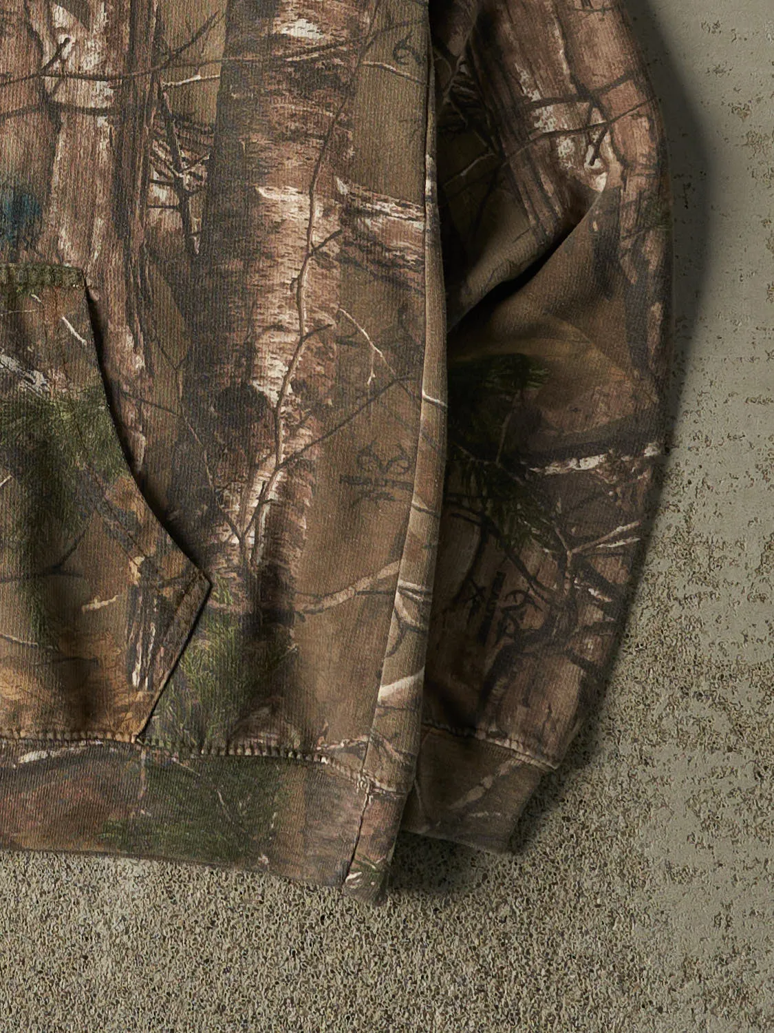 Vintage 90s Camo Realtree Blank Hoodie (S/M) sold by Rebalance Vintage product image thumbnail 4