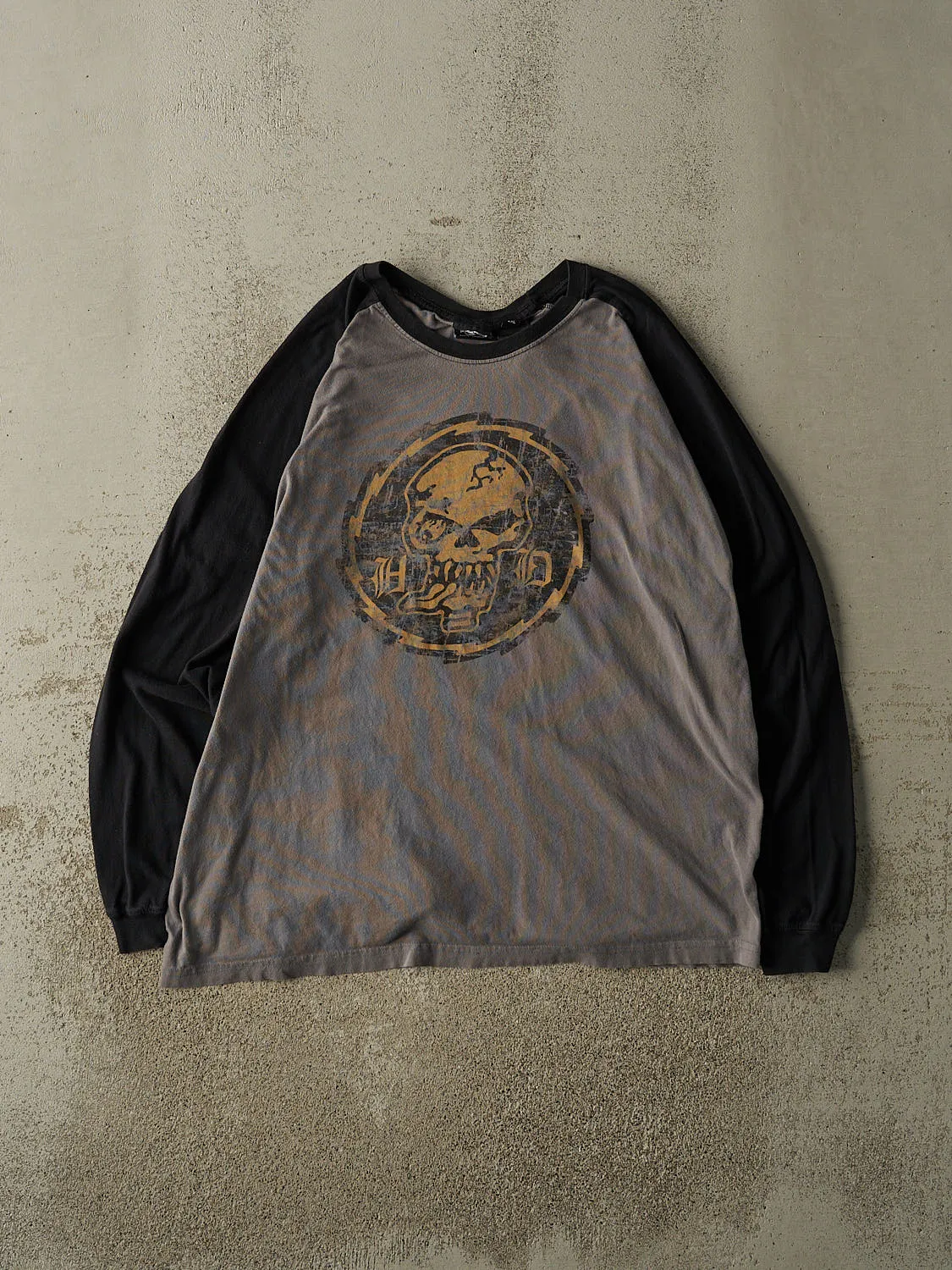 Vintage Y2K Charcoal Grey & Black Harley Davidson Long Sleeve (L/XL) sold by Rebalance Vintage