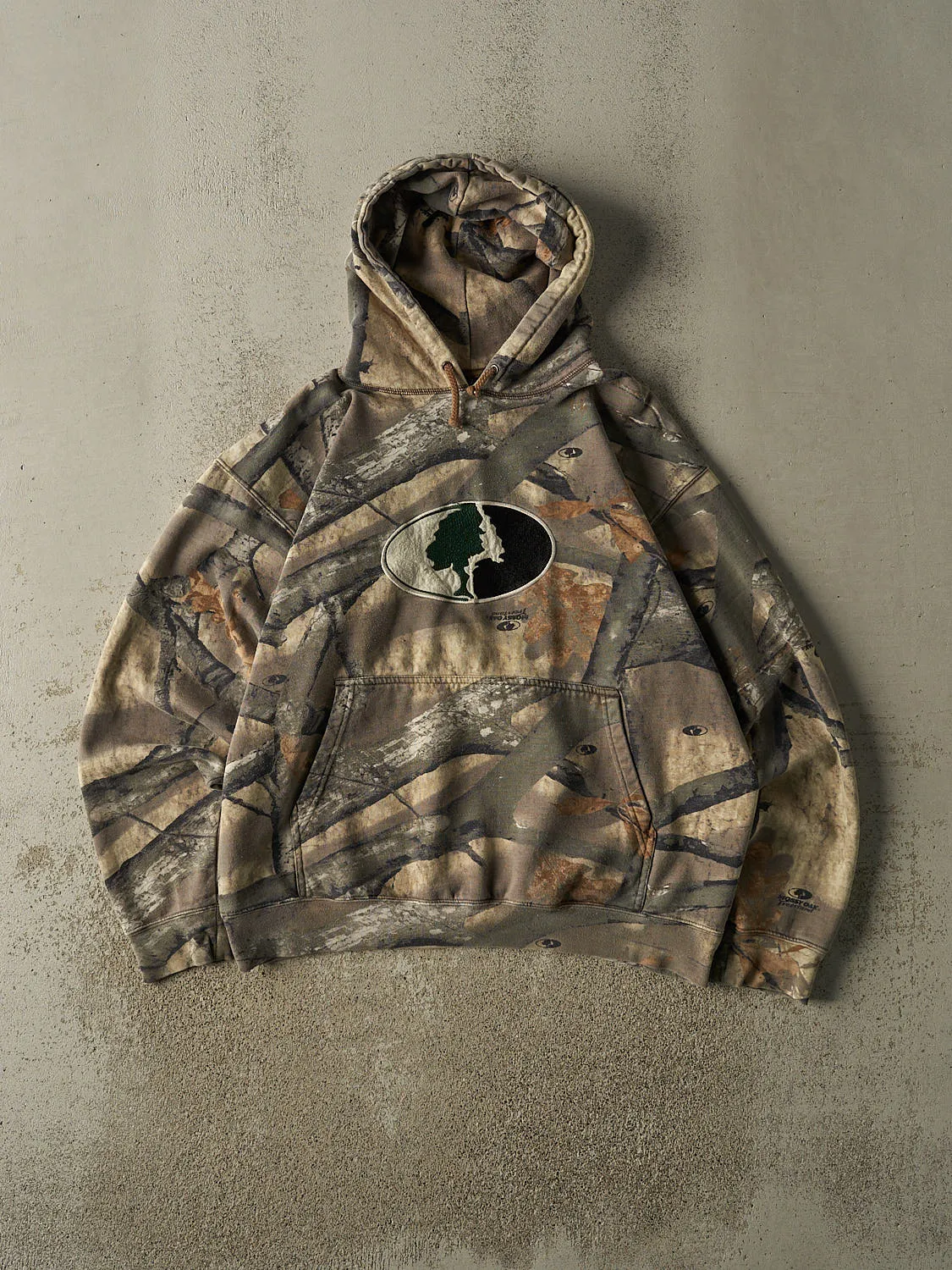 Vintage 90s Camo Mossy Oak x Cabelas Embroidered Hoodie (L) sold by Rebalance Vintage