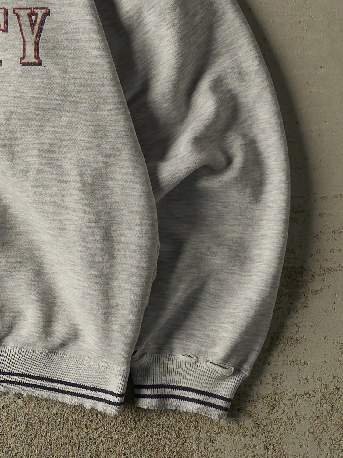 Vintage 90s Heather Grey Marquette University Ribbed Crewneck (M) sold by Rebalance Vintage product image thumbnail 3