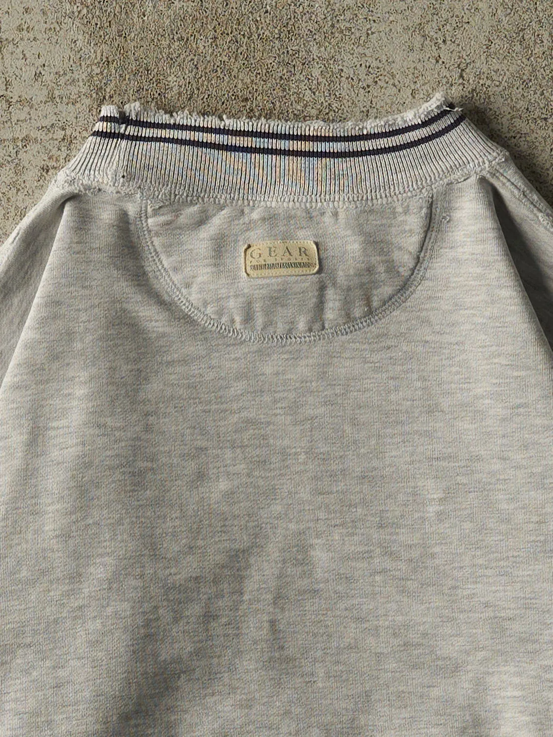 Vintage 90s Heather Grey Marquette University Ribbed Crewneck (M) sold by Rebalance Vintage product image thumbnail 4