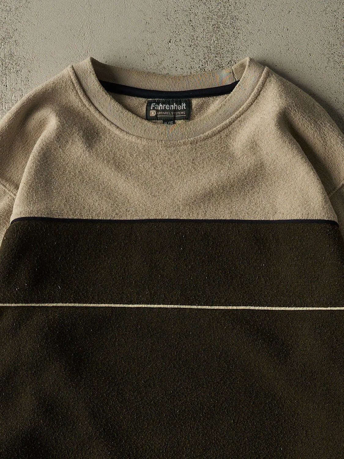 Vintage 90s Beige & Brown Fleece (XL/XXL) sold by Rebalance Vintage product image thumbnail 2