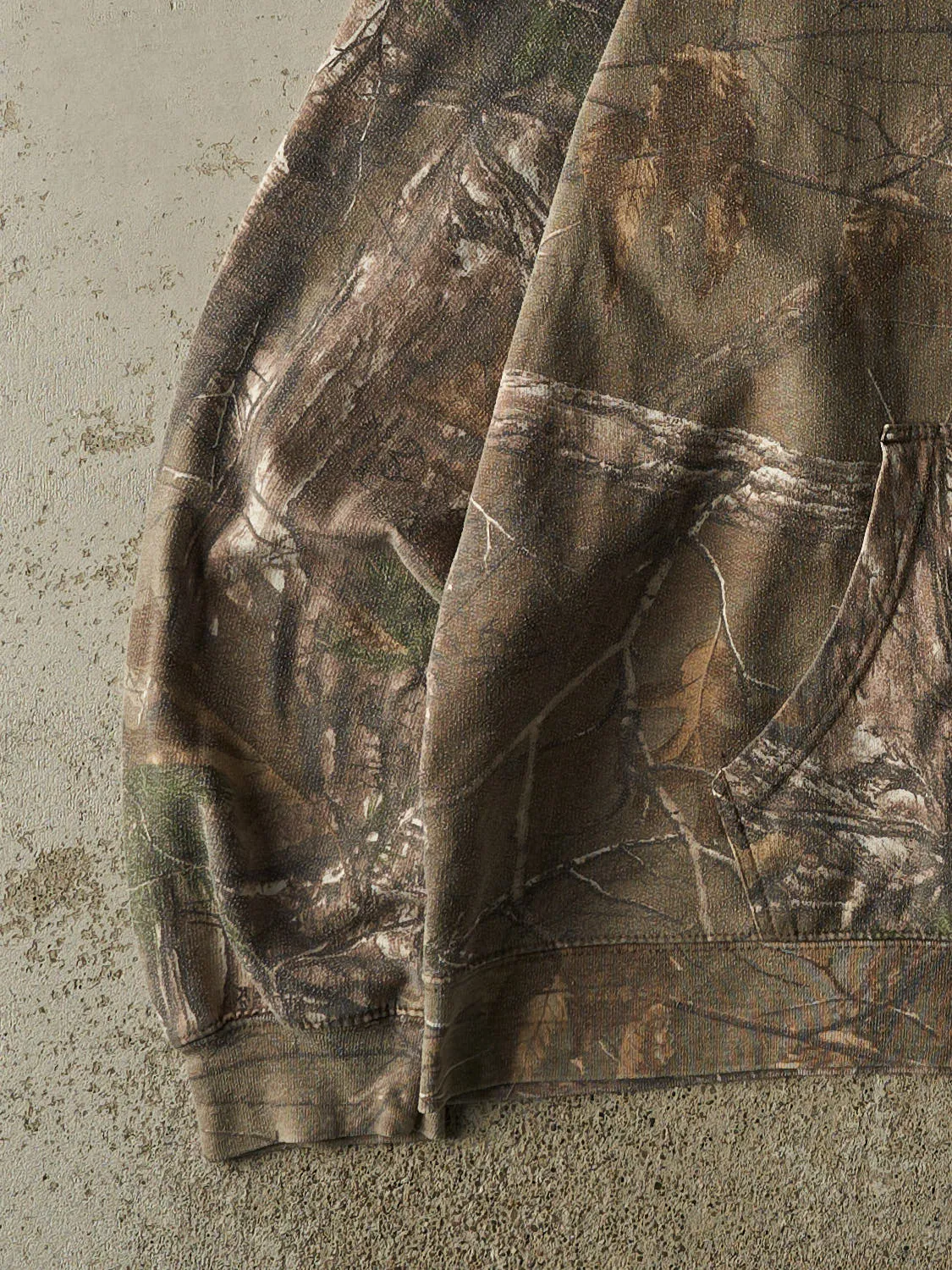 Vintage 90s Camo Realtree Hoodie (XL/XXL) sold by Rebalance Vintage product image thumbnail 3