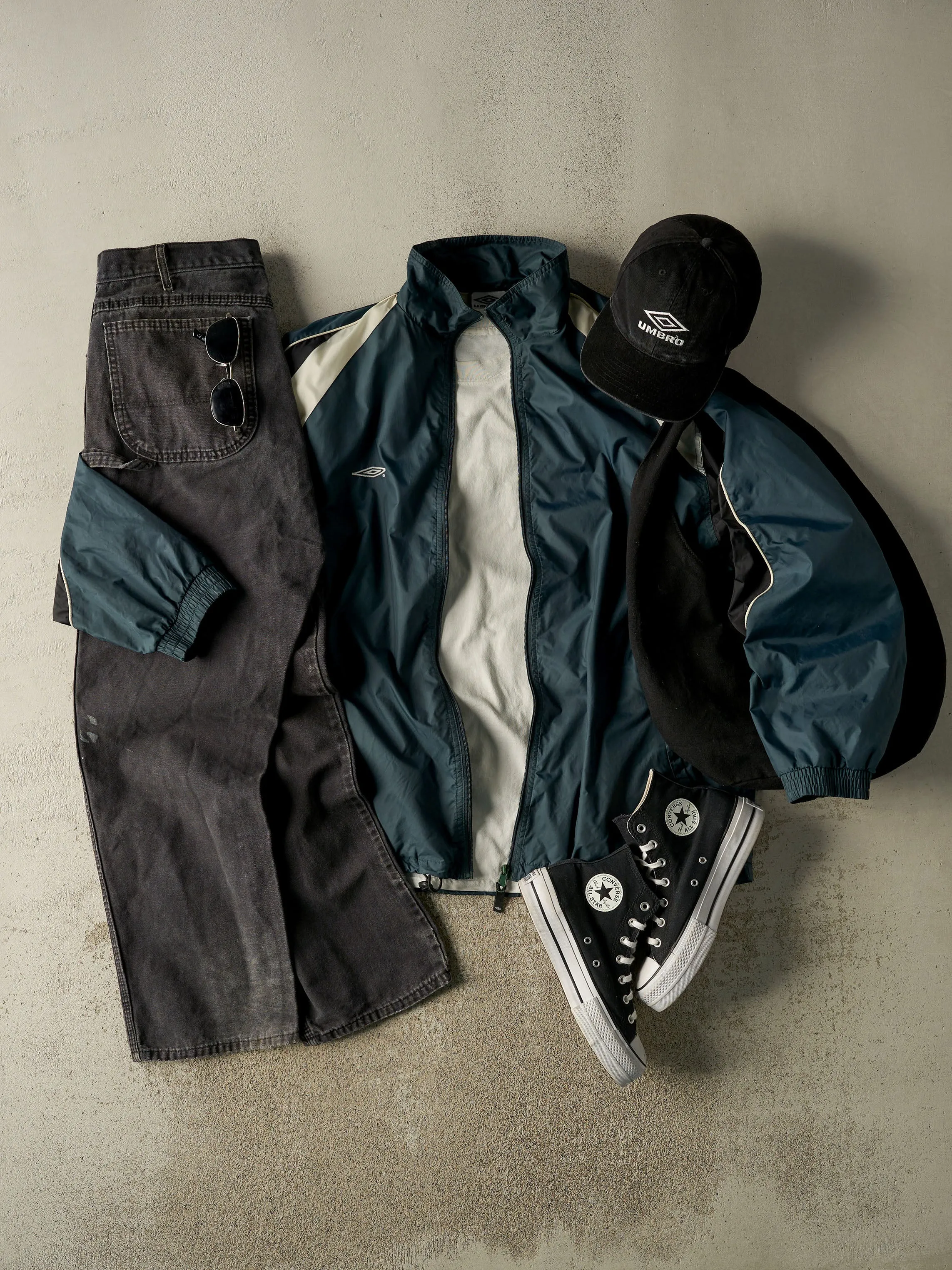 Vintage 90s Faded Black Dickies Carpenter Pants (34x30.5) sold by Rebalance Vintage product image thumbnail 2