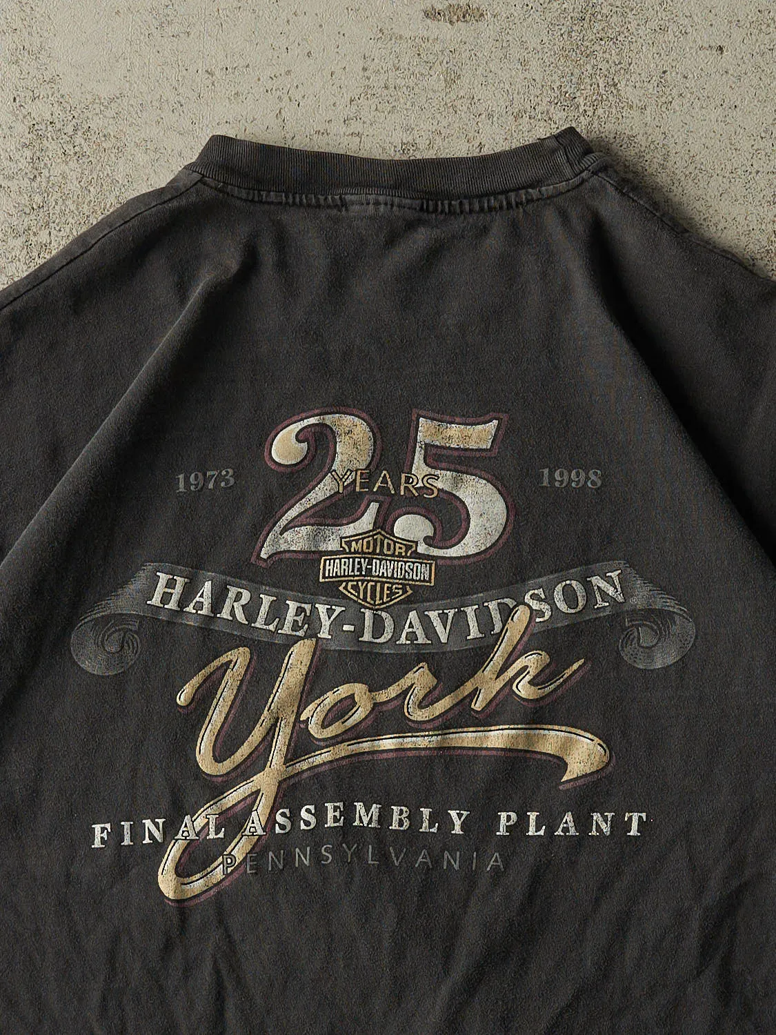 Vintage 98' Faded Black Harley Davidson 25th Anniversary Tee (L) sold by Rebalance Vintage product image thumbnail 4
