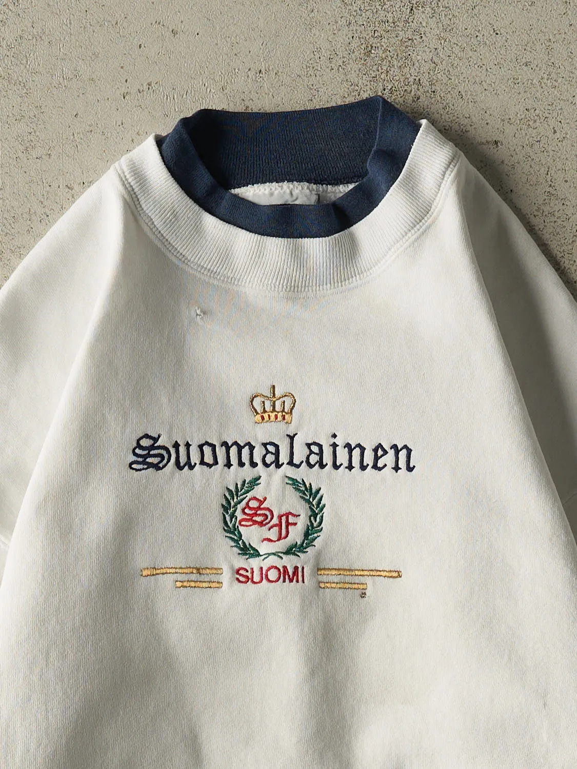 Vintage 90s White Suomalainen Embroidered Crewneck (M) sold by Rebalance Vintage product image thumbnail 2