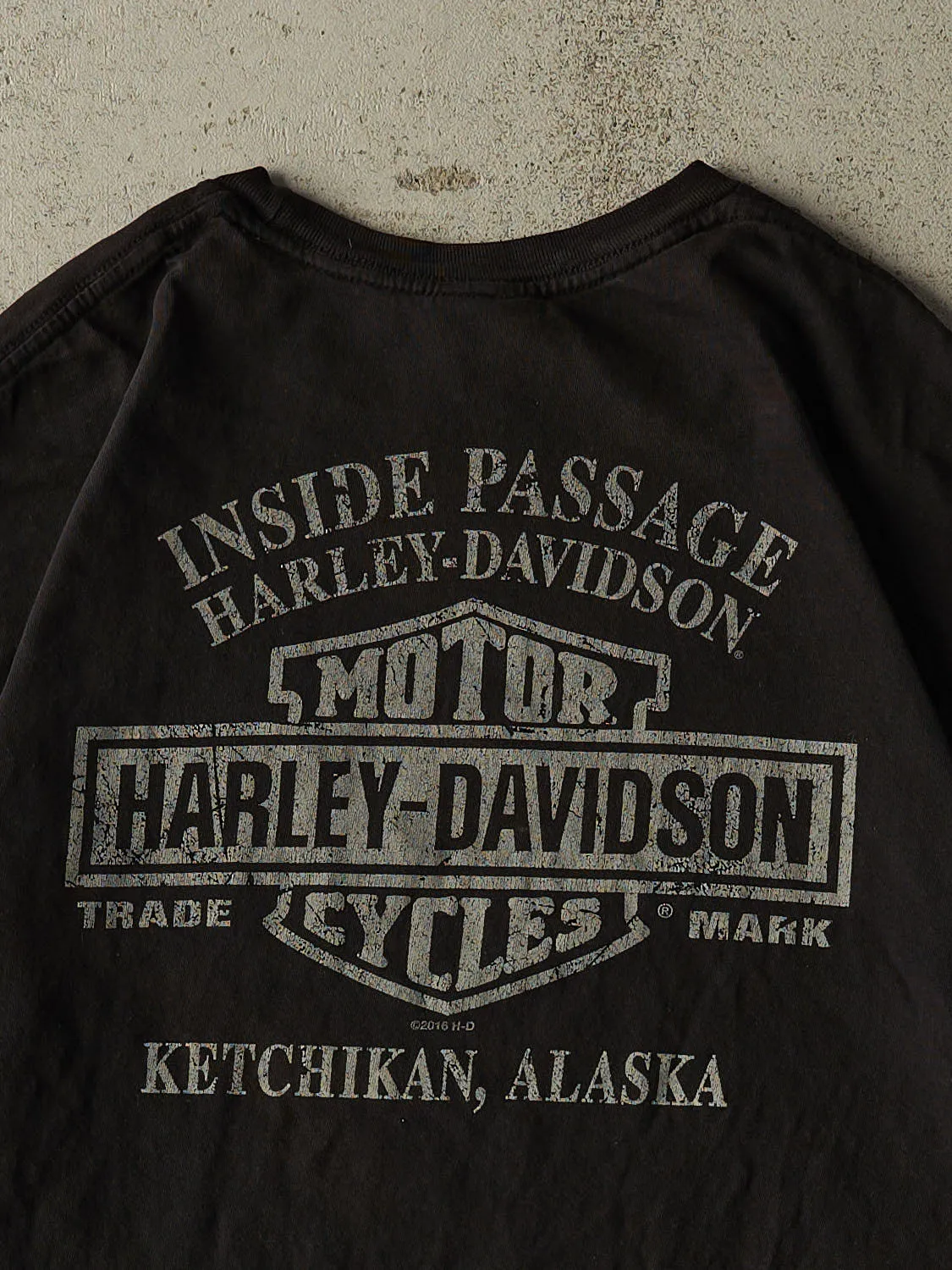 Vintage 16' Black Harley Davidson Alaska Pocket Tee (L/XL) sold by Rebalance Vintage product image thumbnail 4