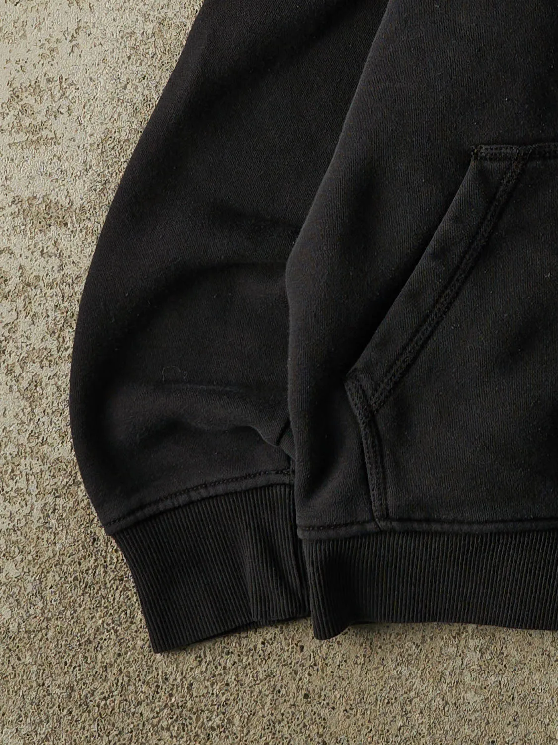 Vintage Y2K Black Carhartt Hoodie (M) sold by Rebalance Vintage product image thumbnail 4