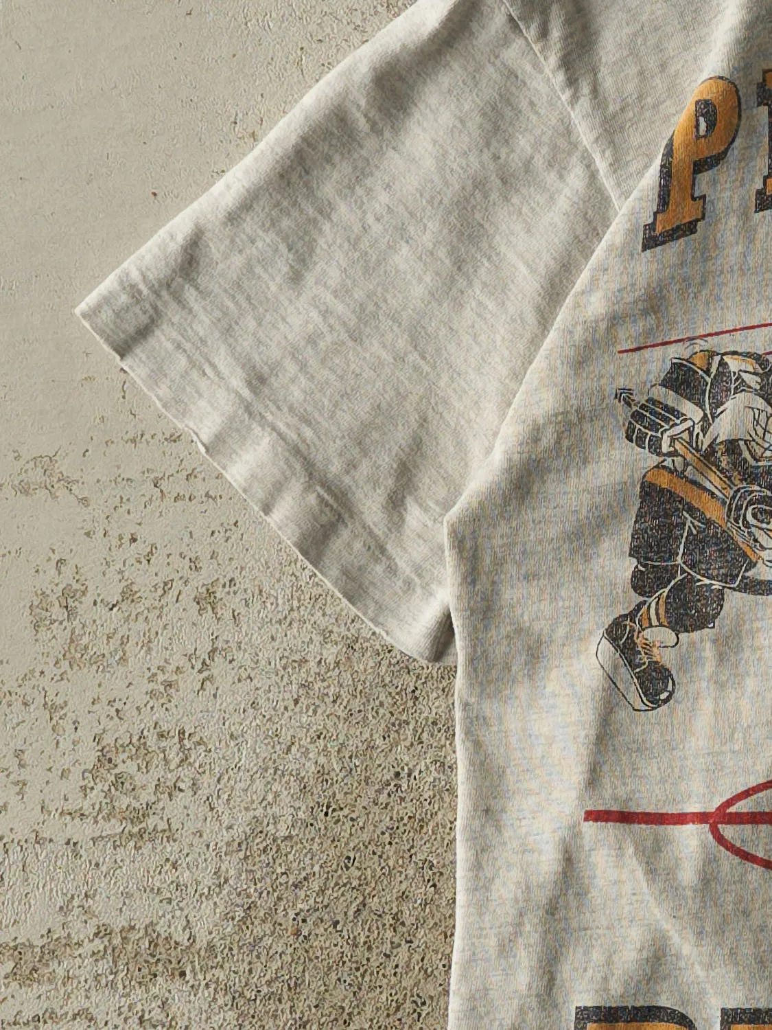 Vintage 93' Grey Pittsburgh Penguins x Looney Tunes Tee (S) sold by Rebalance Vintage product image thumbnail 4