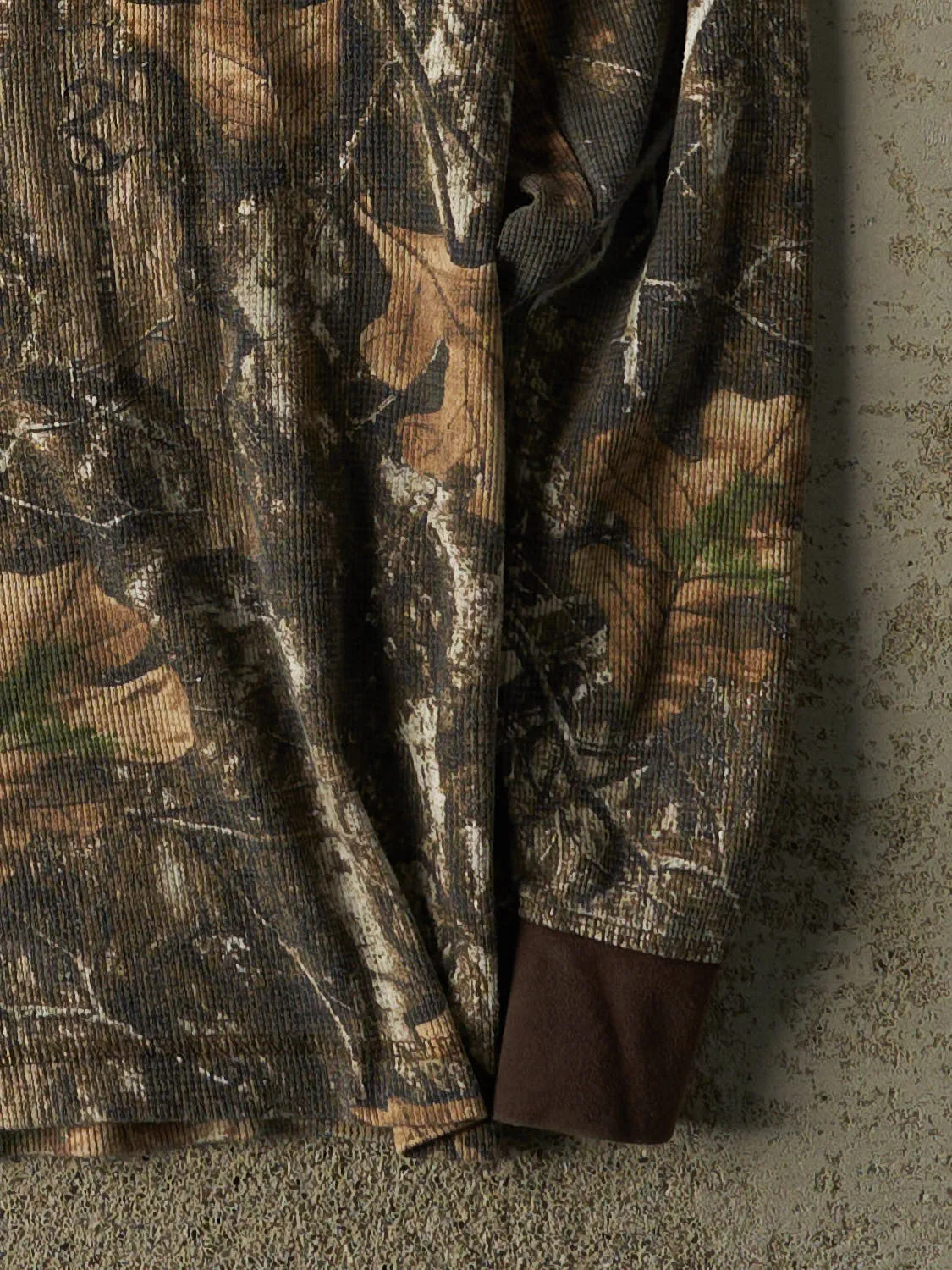 Vintage Y2K Camo Realtree Thermal Long Sleeve (L/XL) sold by Rebalance Vintage product image thumbnail 4