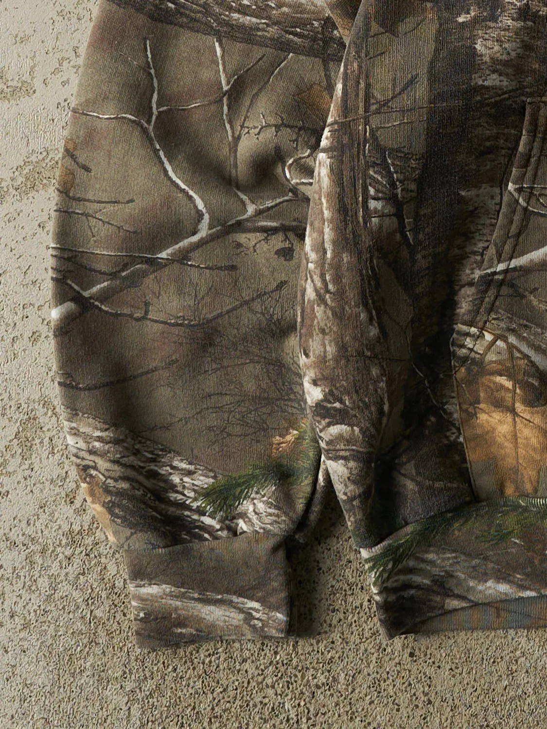 Vintage Y2K Camo Russell Athletic x Realtree Embroidered Hoodie (L/XL) sold by Rebalance Vintage product image thumbnail 3
