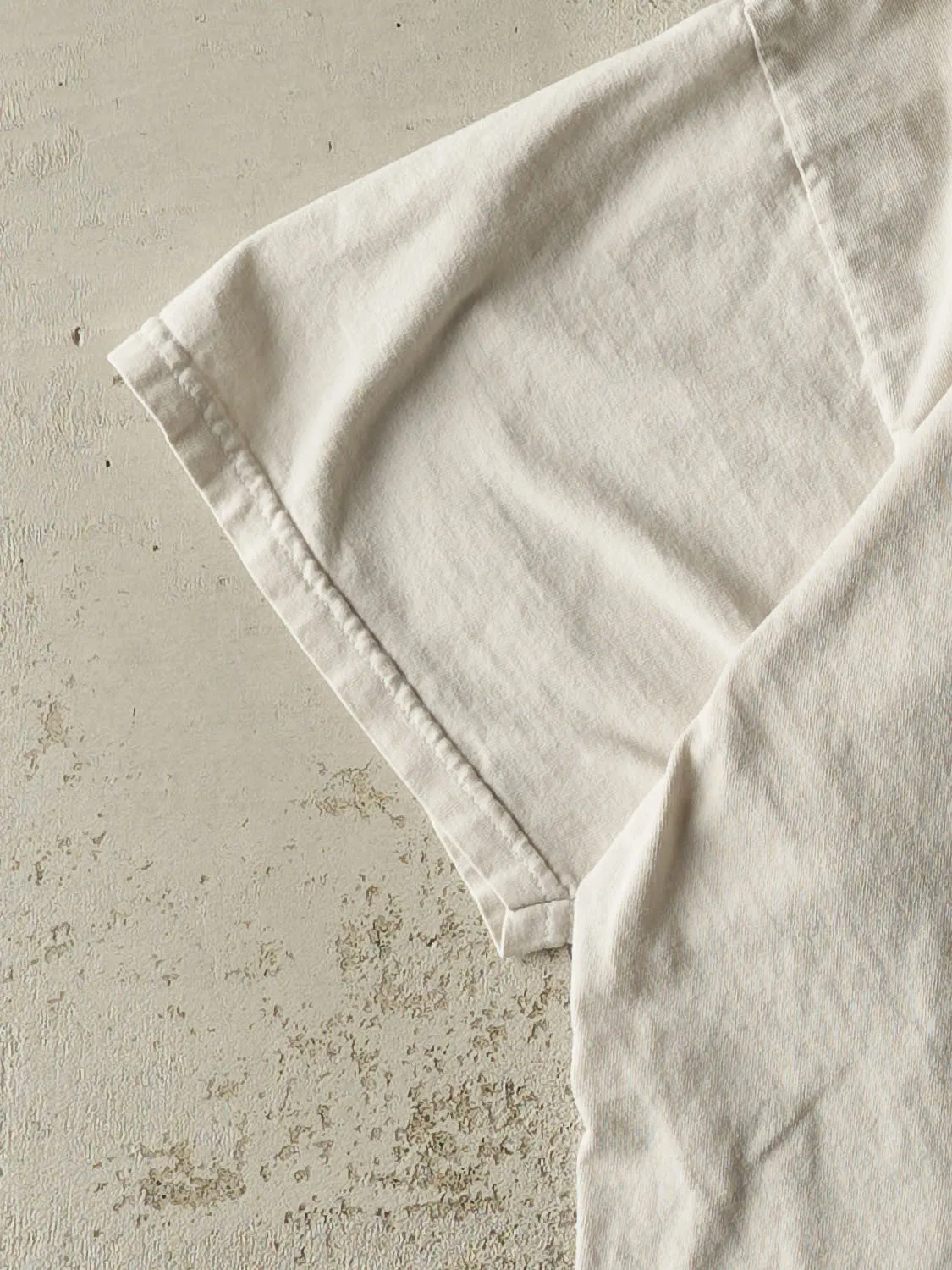 Vintage Y2K White Red Hot Chili Peppers Tee (XL) sold by Rebalance Vintage product image thumbnail 3