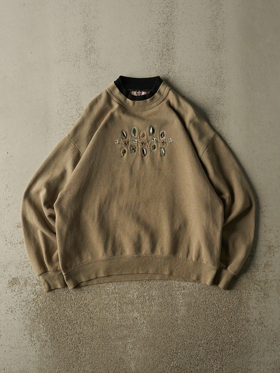 Vintage 90s Green Nature Embroidered Crewneck (M/L) sold by Rebalance Vintage