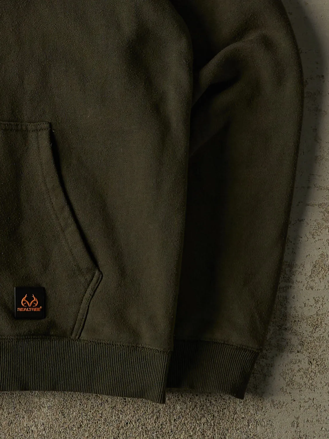 Vintage Y2K Green Realtree Embroidered Zip Up Hoodie (L/XL) sold by Rebalance Vintage product image thumbnail 4