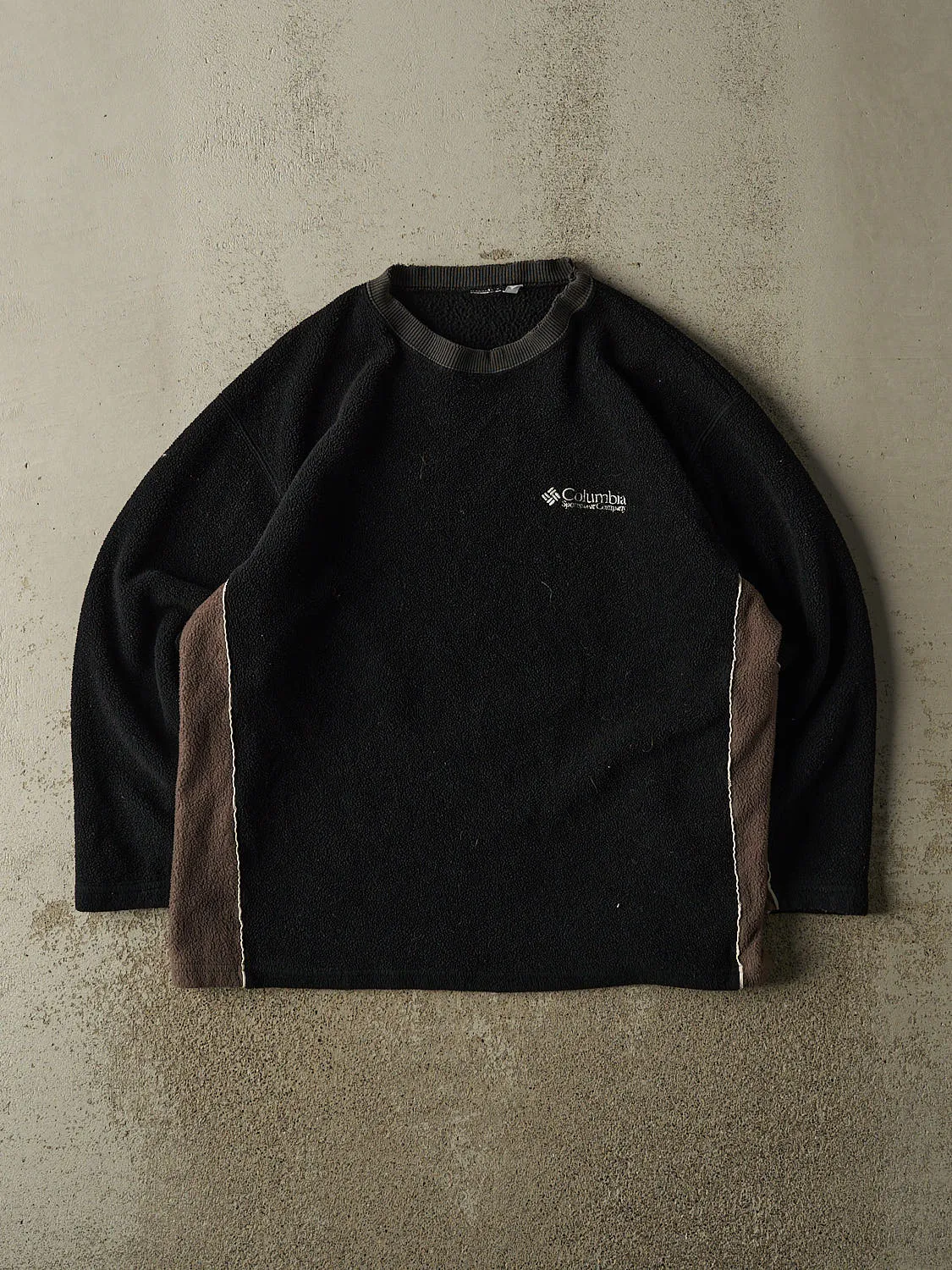 Vintage 90s Black Columbia Embroidered Fleece (L/XL) sold by Rebalance Vintage