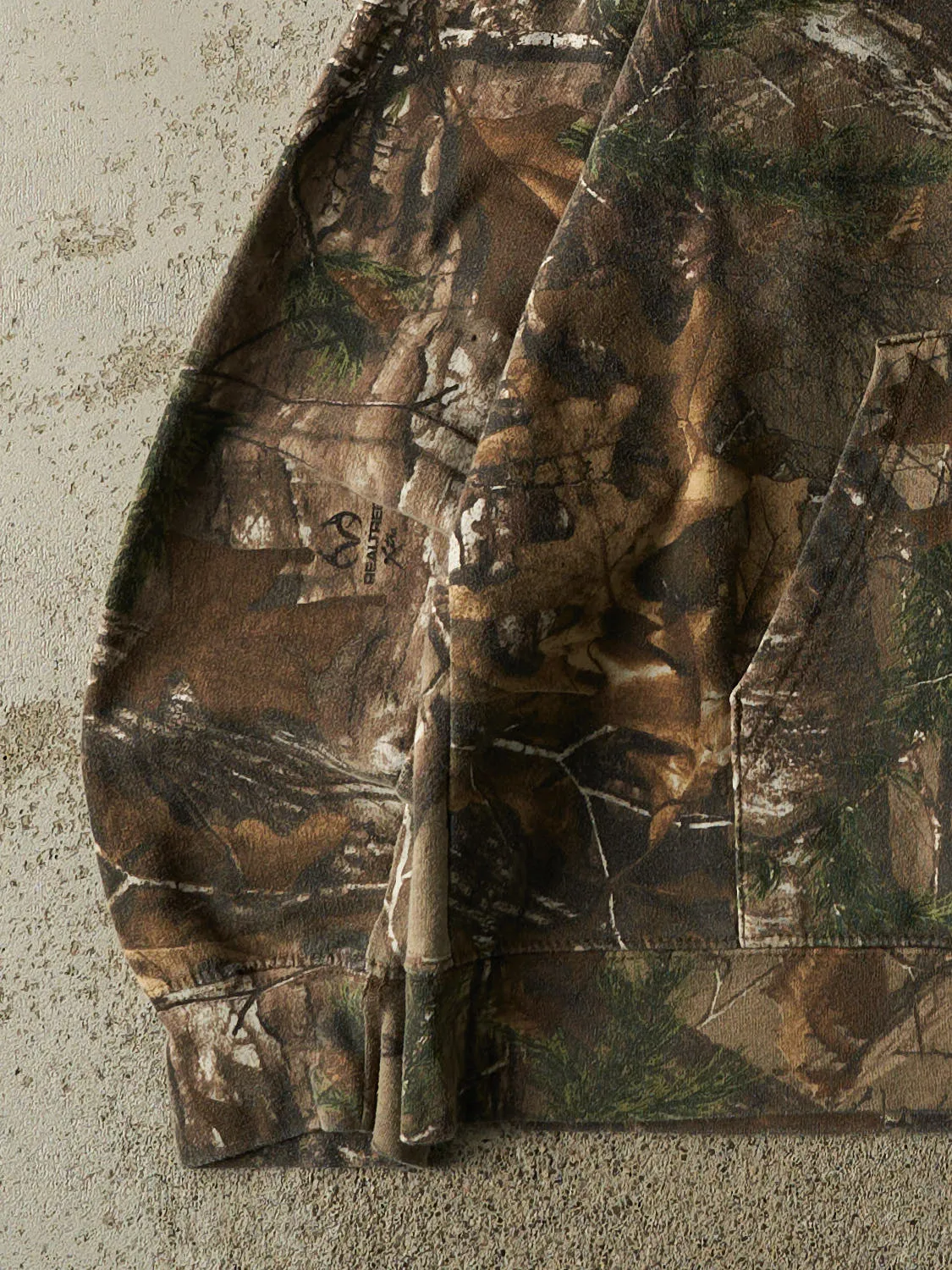 Vintage Y2K Camo Realtree Hoodie (M/L) sold by Rebalance Vintage product image thumbnail 3