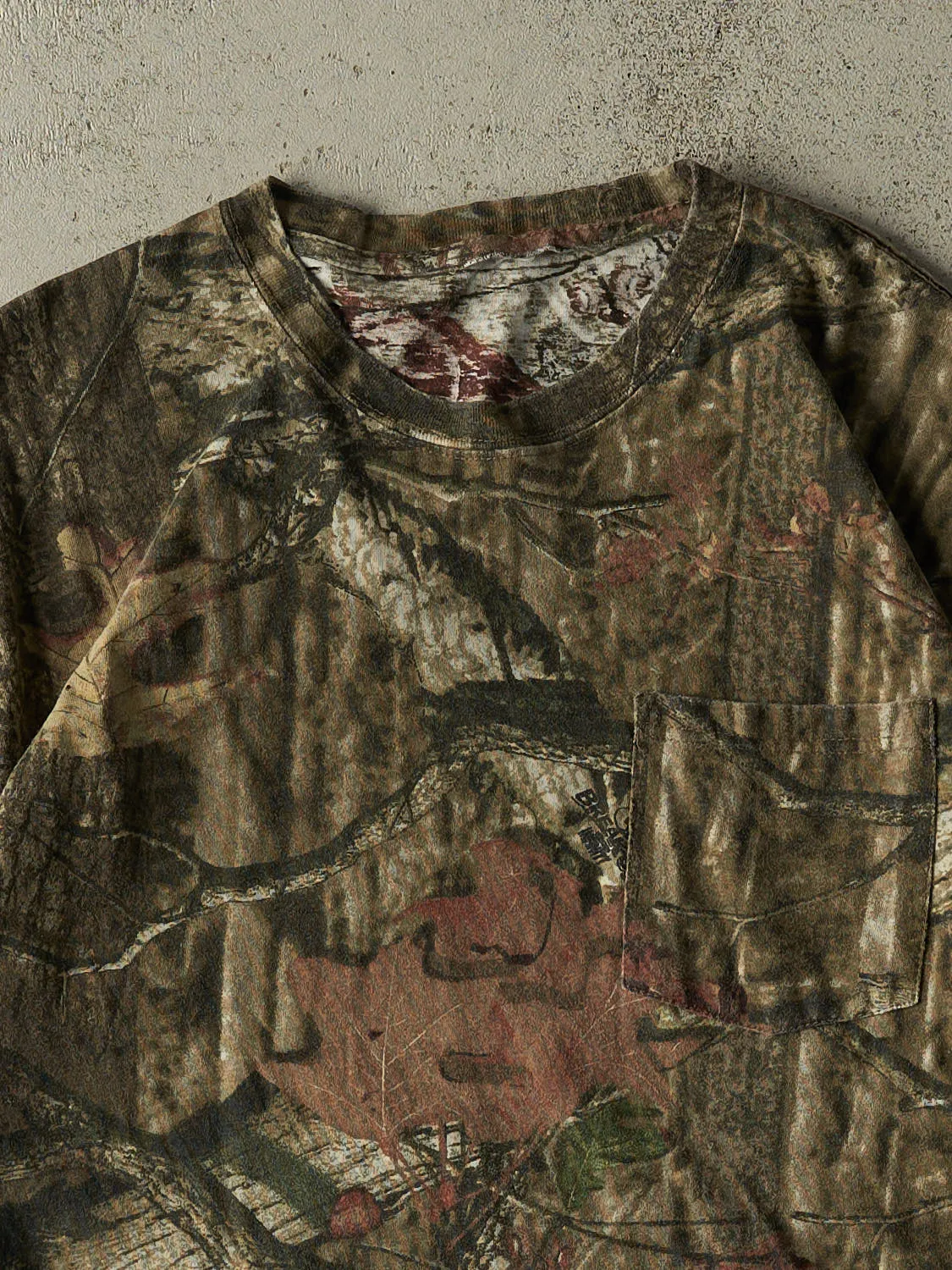 Vintage Y2K Camo Mossy Oak Pocket Long Sleeve (L) sold by Rebalance Vintage product image thumbnail 2