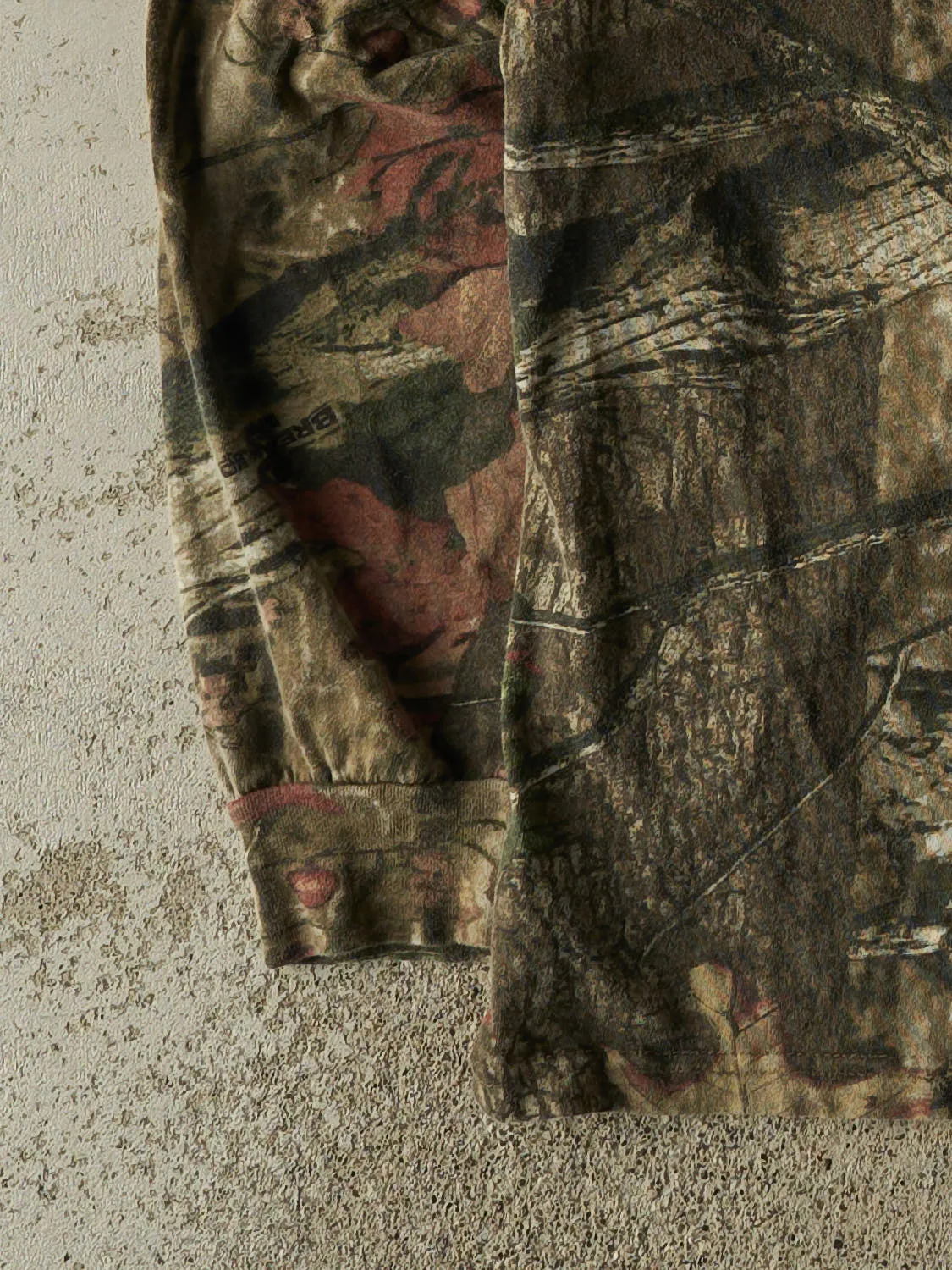 Vintage Y2K Camo Mossy Oak Pocket Long Sleeve (L) sold by Rebalance Vintage product image thumbnail 3