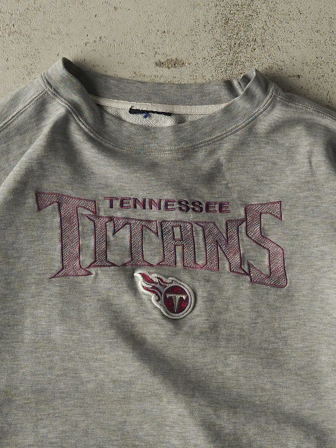 Vintage Y2K Grey Tennessee Titans Crewneck (XL/XXL) sold by Rebalance Vintage product image thumbnail 2