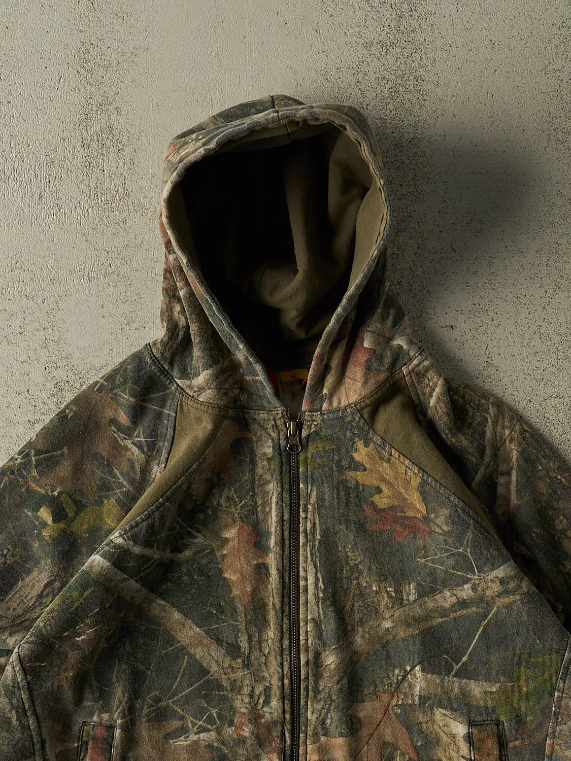 Vintage Y2K Camo Zip Up Hoodie (L) sold by Rebalance Vintage product image thumbnail 2