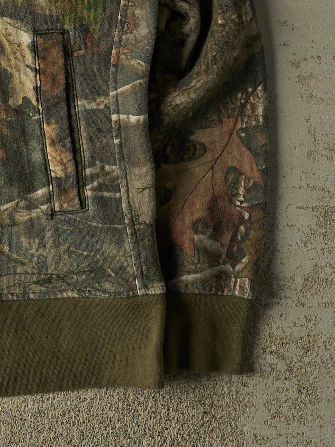 Vintage Y2K Camo Zip Up Hoodie (L) sold by Rebalance Vintage product image thumbnail 4