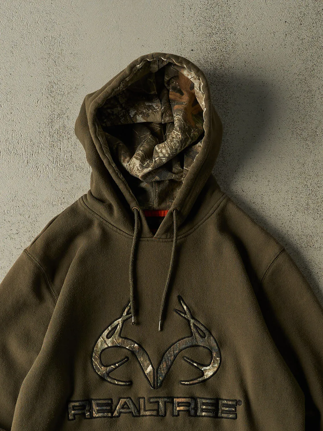 Vintage Y2K Green Realtree Embroidered Hoodie (M/L) sold by Rebalance Vintage product image thumbnail 2