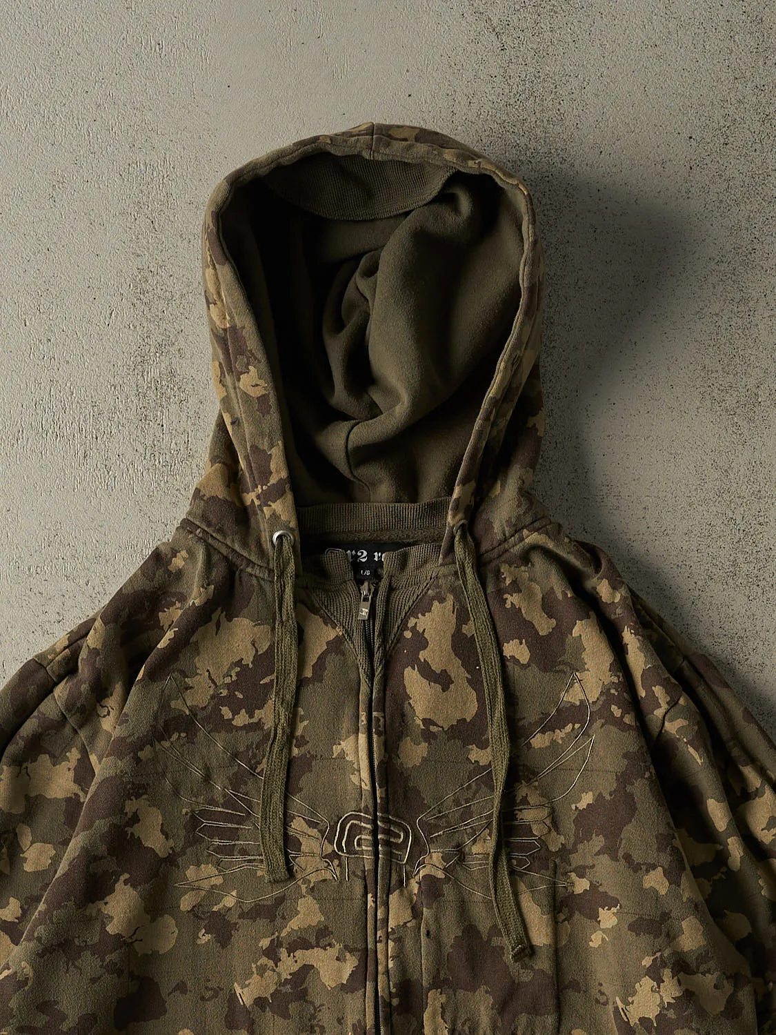 Vintage Y2K Camo Randy River Zip Up Graphic Hoodie (L) sold by Rebalance Vintage product image thumbnail 2