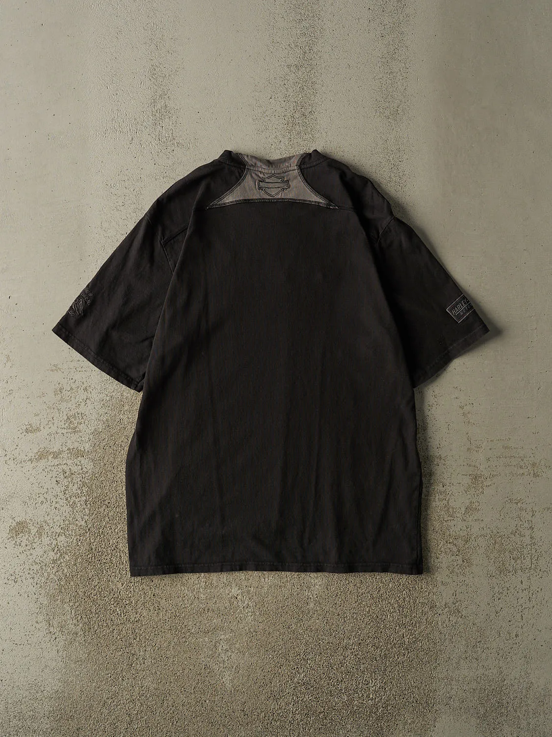 Vintage Y2K Black Harley Davidson Chilliwack BC Tee (L/XL) sold by Rebalance Vintage product image thumbnail 2