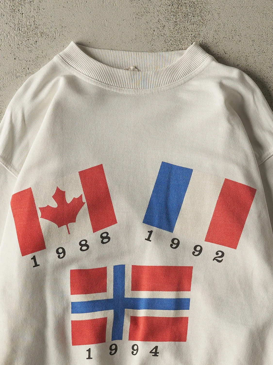 Vintage 90s White World Flags Crewneck (M/L) sold by Rebalance Vintage product image thumbnail 3