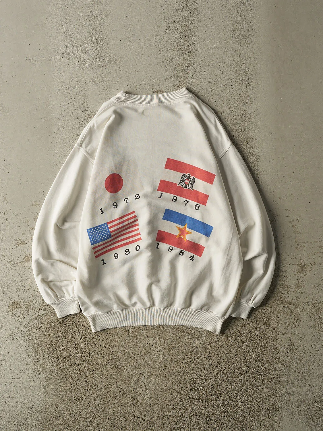 Vintage 90s White World Flags Crewneck (M/L) sold by Rebalance Vintage product image thumbnail 2