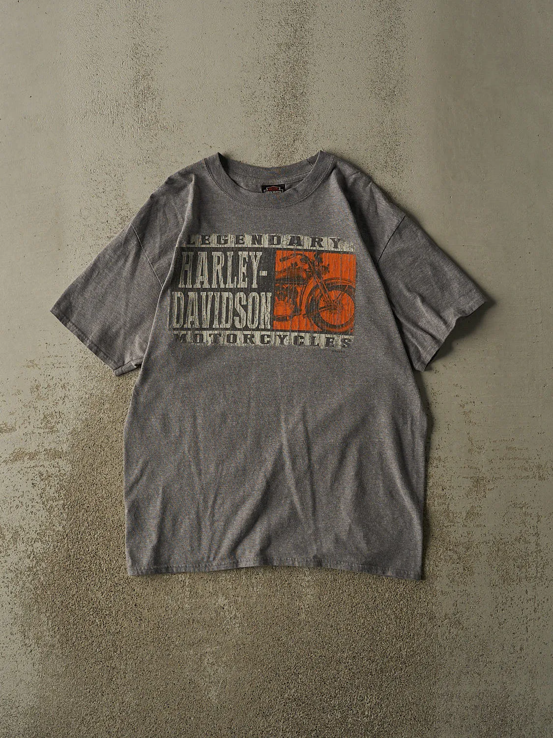 19' Grey Harley Davidson Gatineau Quebec Tee (L) sold by Rebalance Vintage