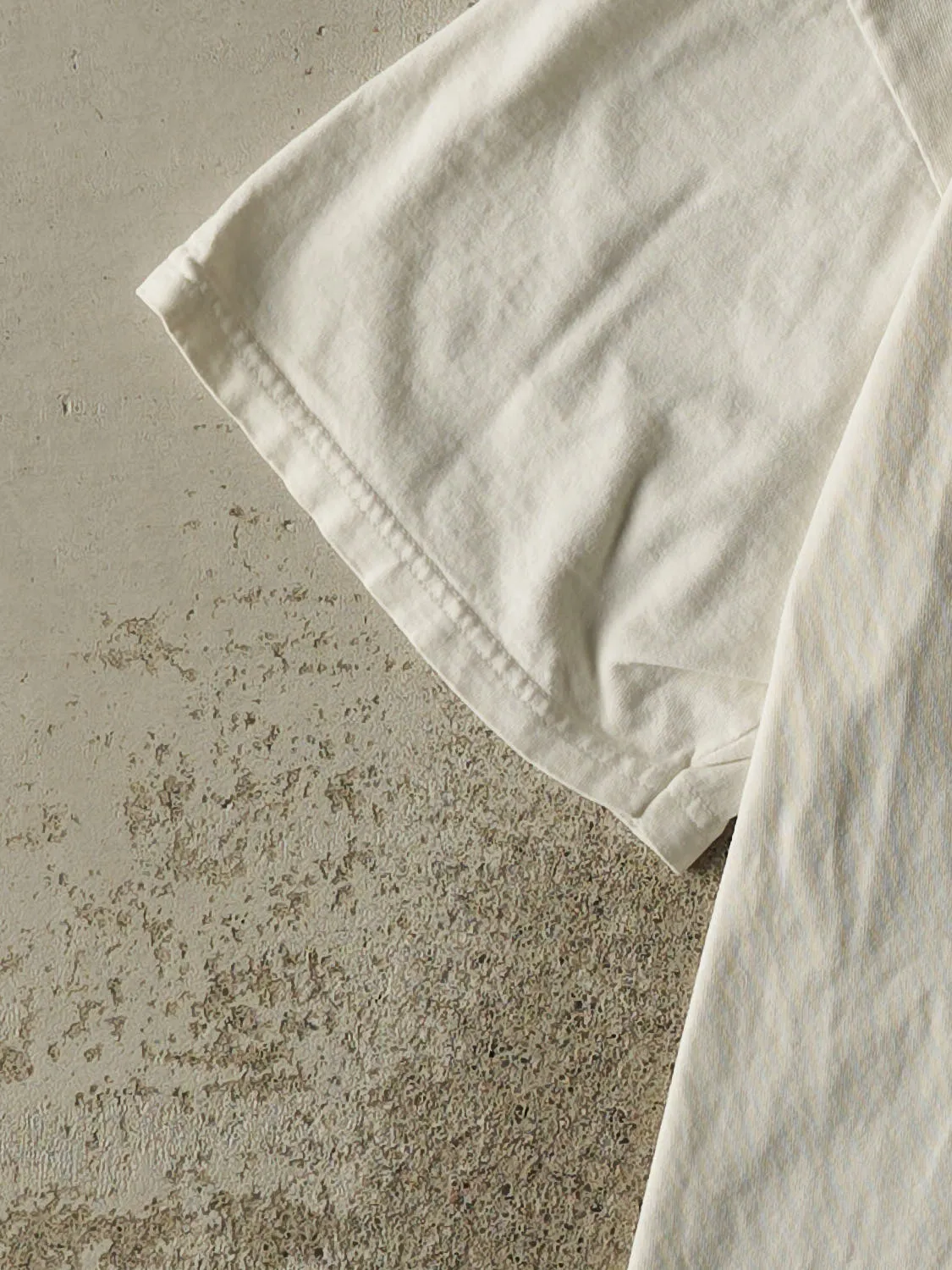 Vintage Y2K White Chicago White Sox Tee (XL) sold by Rebalance Vintage product image thumbnail 3