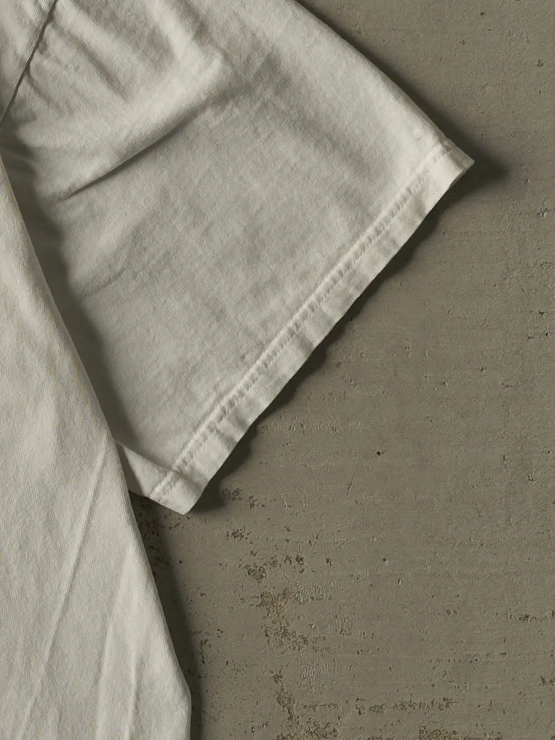 Vintage Y2K White Chicago White Sox Tee (XL) sold by Rebalance Vintage product image thumbnail 4