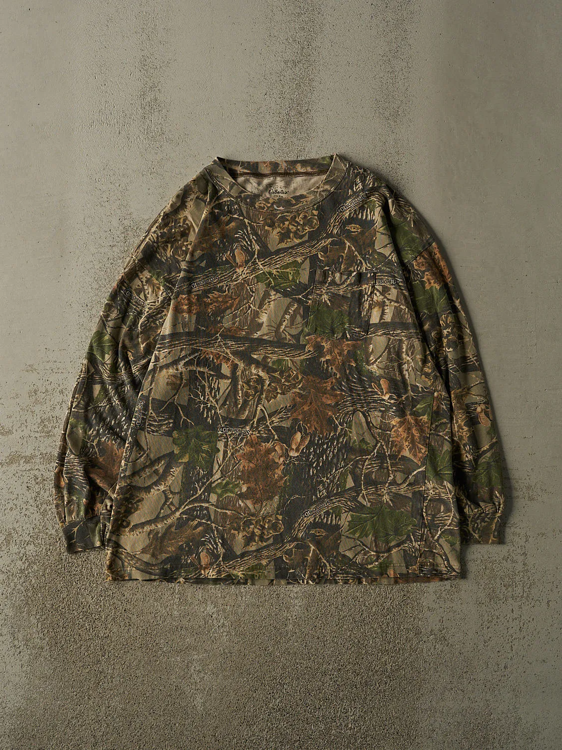 Vintage Y2K Camo Cabela's Pocket Long Sleeve (XL) sold by Rebalance Vintage
