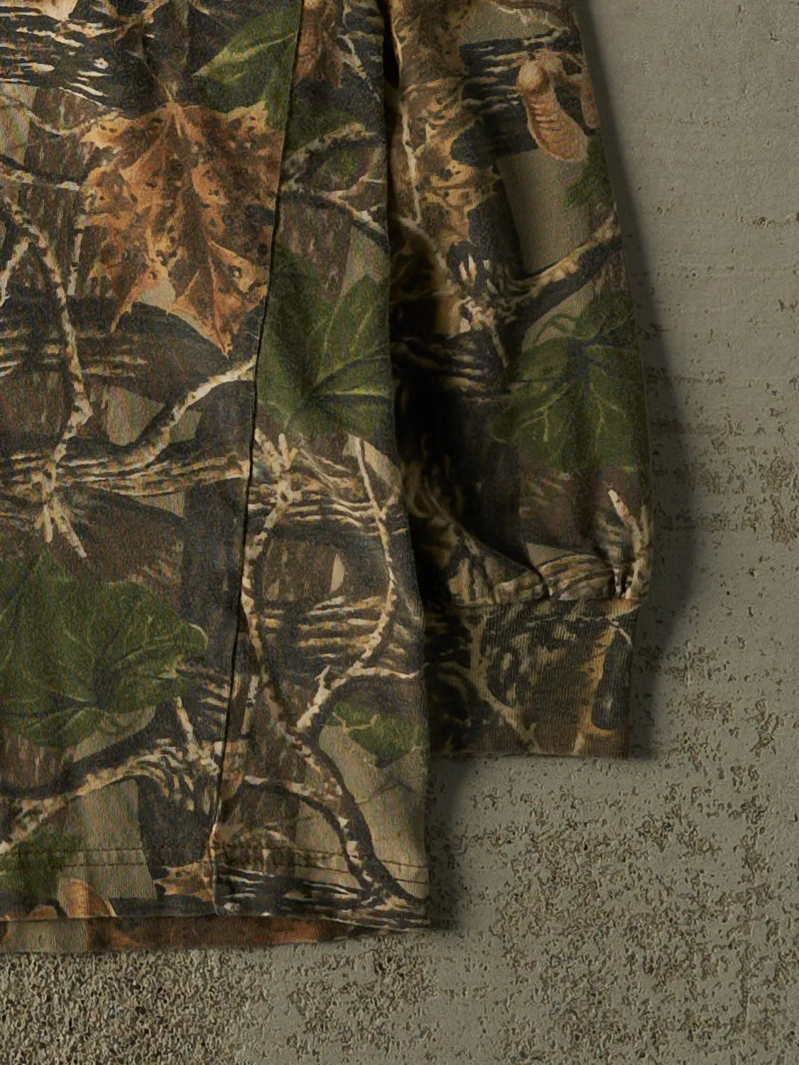 Vintage Y2K Camo Cabela's Pocket Long Sleeve (XL) sold by Rebalance Vintage product image thumbnail 4