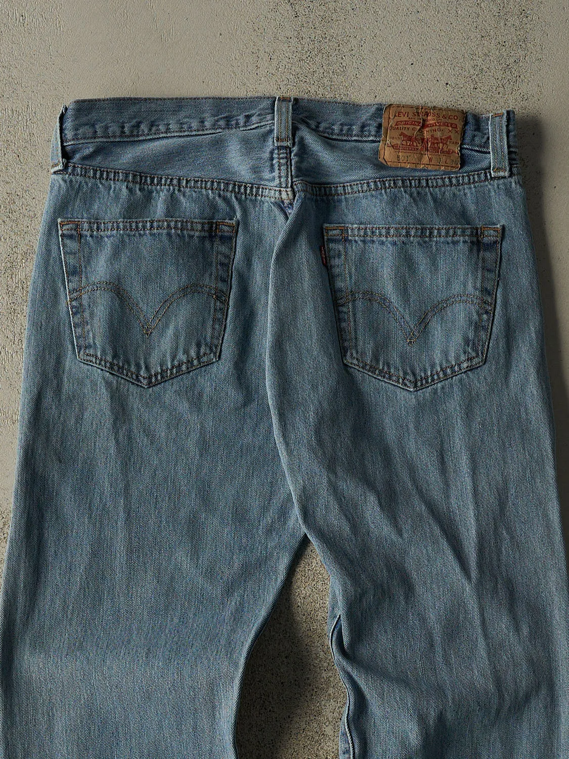 Vintage Y2K Mid Wash Levi's 501 Jeans (32x32) sold by Rebalance Vintage product image thumbnail 5