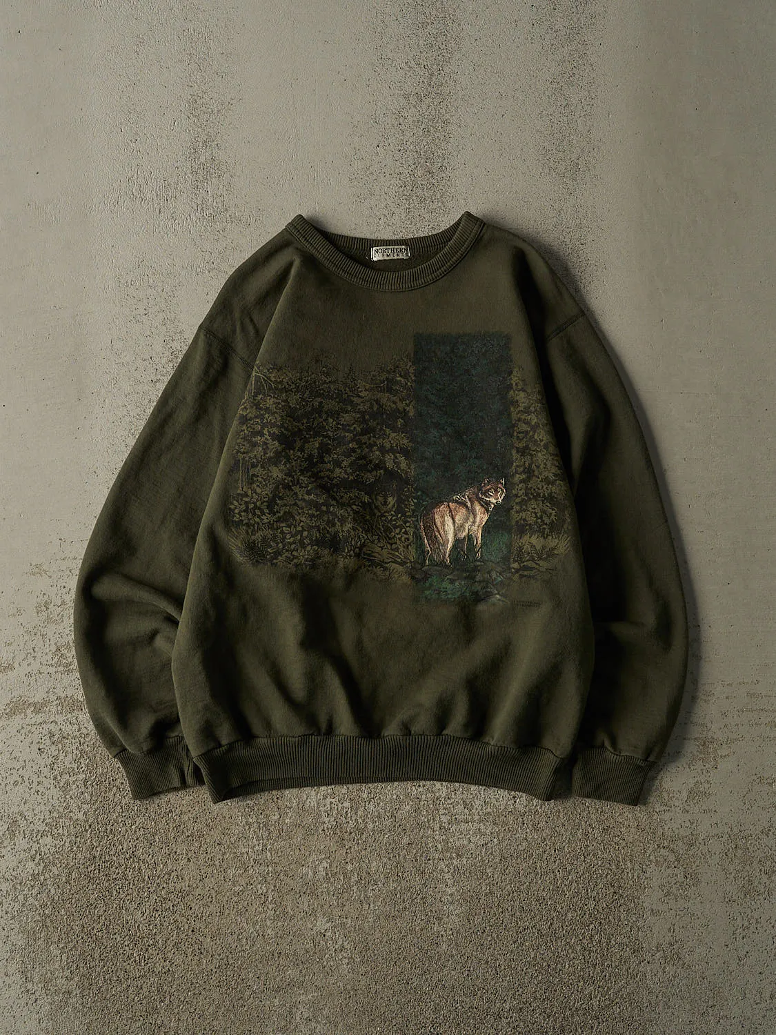 Vintage 90s Green Northern Elements Wolf Crewneck (M) sold by Rebalance Vintage