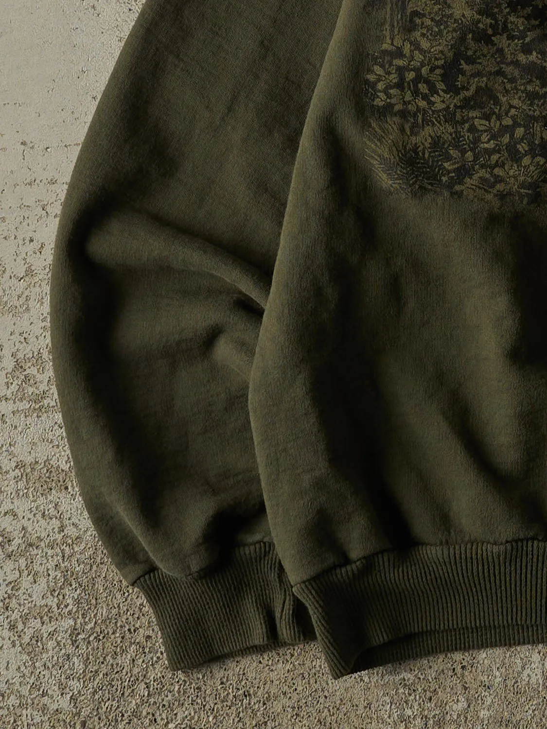 Vintage 90s Green Northern Elements Wolf Crewneck (M) sold by Rebalance Vintage product image thumbnail 4