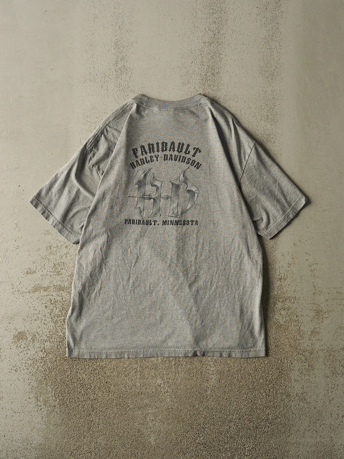 Vintage 04' Grey Harley Davidson Faribault MN Tee (L/XL) sold by Rebalance Vintage product image thumbnail 2