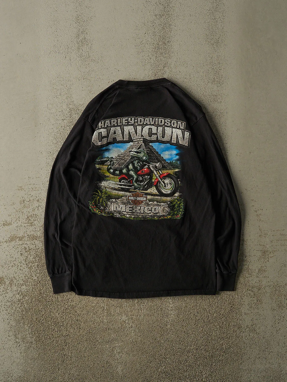 Vintage 12' Black Harley Davidson Cancun Mexico Long Sleeve (S) sold by Rebalance Vintage product image thumbnail 2