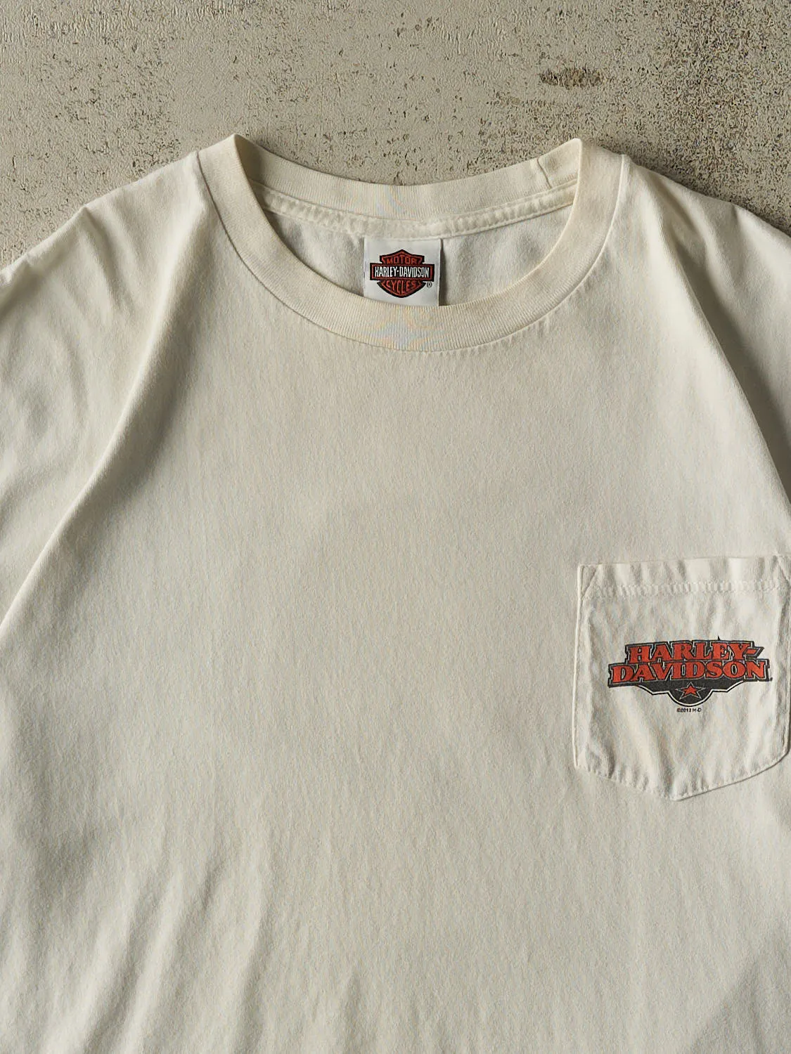 Vintage 13' White Harley Davidson Mississauga Pocket Tee (L/XL) sold by Rebalance Vintage product image thumbnail 3