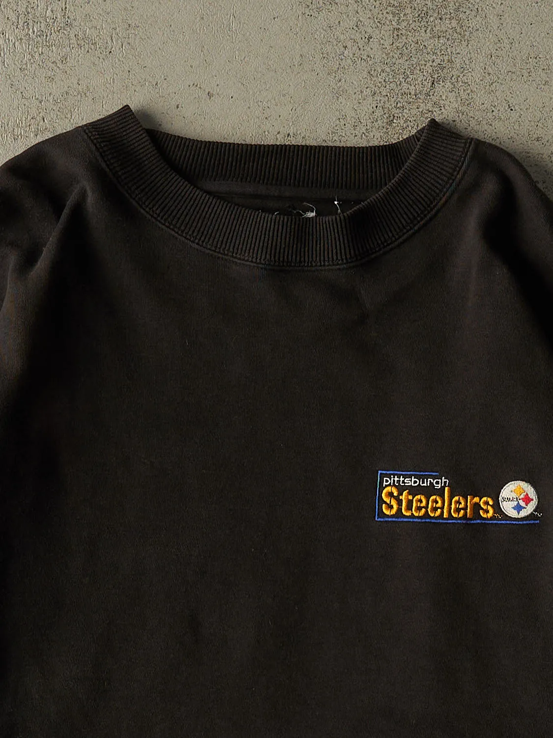 Vintage 90s Black Pittsburgh Steelers Cropped Embroidered Crewneck (L/XL) sold by Rebalance Vintage product image thumbnail 2