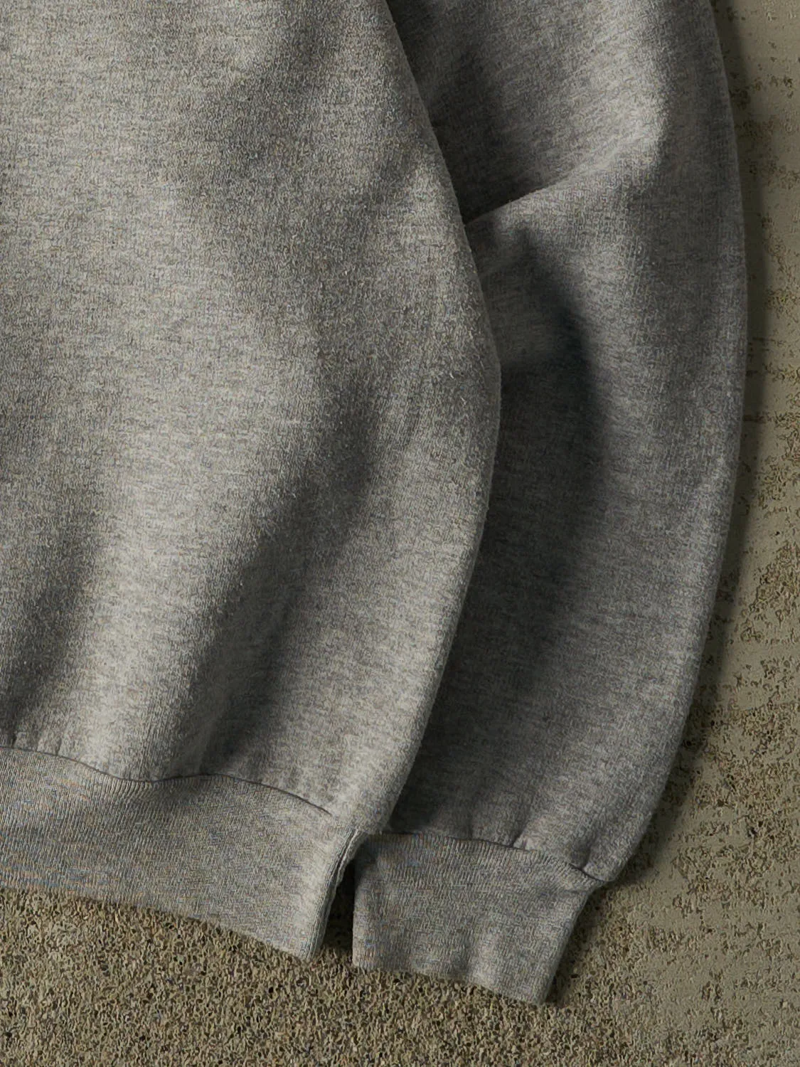 Vintage Y2K Grey Blank Crewneck (XL/XXL) sold by Rebalance Vintage product image thumbnail 4