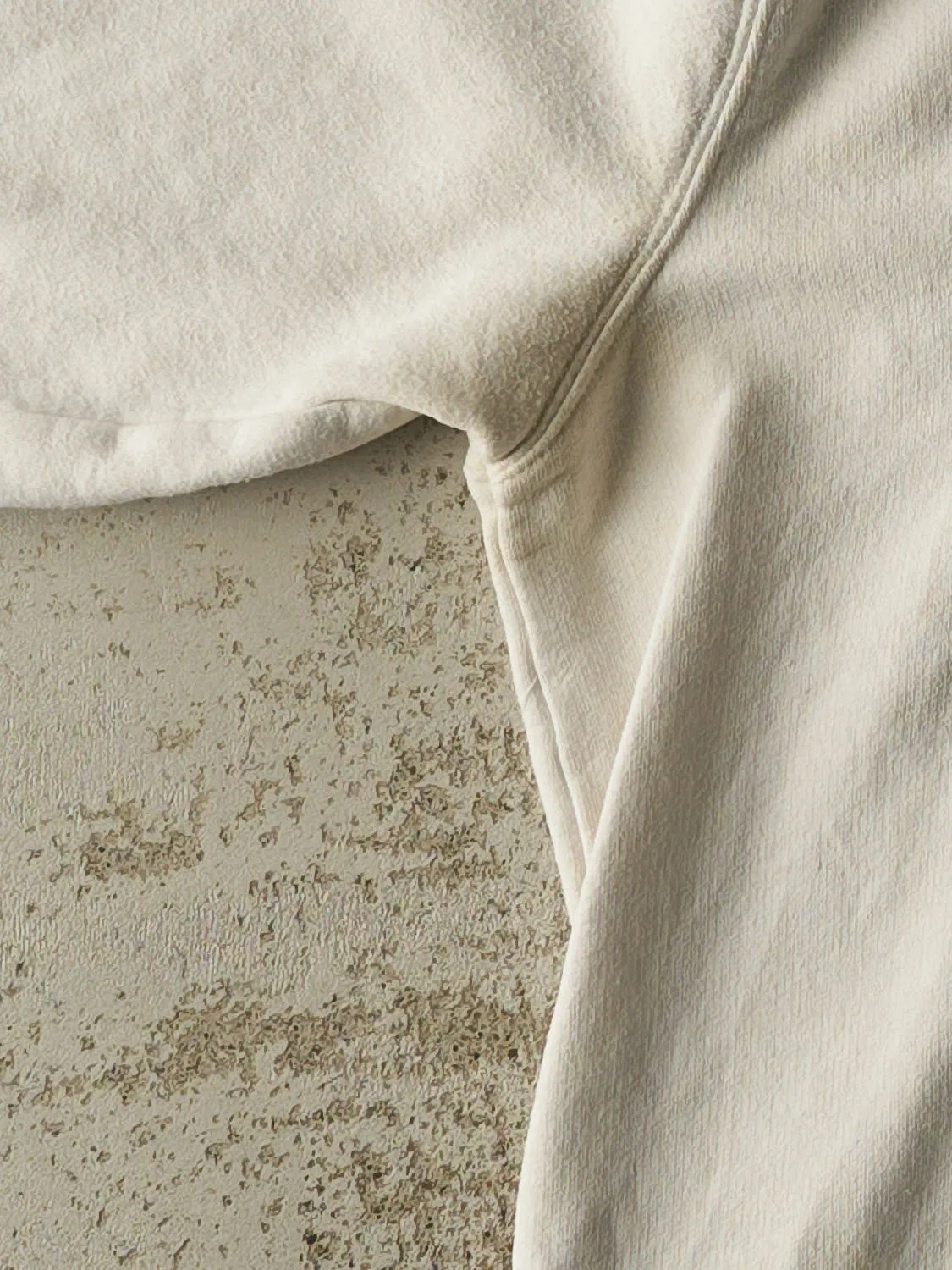 Vintage Y2K Beige Aeropostale Chenille Embroidered Crewneck (L) sold by Rebalance Vintage product image thumbnail 4